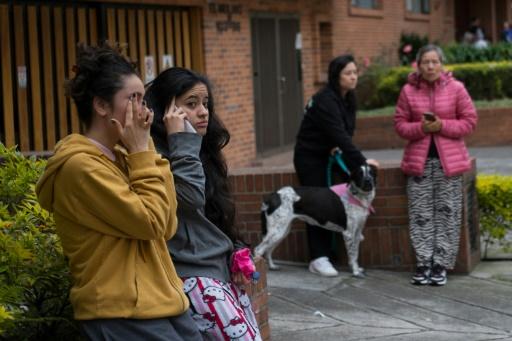 Người dân hoảng loạn sau trận động đất mạnh ở Colombia - Ảnh: Getty image
