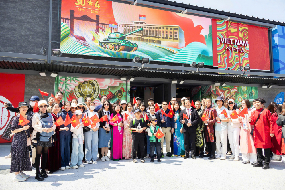 Nhà Triển lãm Việt Nam tại EXPO 2025 có chủ đề “Xã hội toàn diện lấy con người làm trung tâm” (“An inclusive society where people are centered”), mong muốn làm điểm hội tụ và lan tỏa các câu chuyện tự hào về Việt Nam. Trong 6 tháng sự kiện (tháng 4 đến tháng 10/2025), Nhà Triển lãm Việt Nam tổ chức nhiều hoạt động, như: biểu diễn nghệ thuật (3 buổi/ngày); các sự kiện quảng bá văn hóa, xúc tiến đầu tư theo các chủ đề mỗi tháng; phối hợp các nước, tổ chức quốc tế tham dự EXPO 2025 tổ chức các sự kiện, biểu diễn nghệ thuật; quảng bá ẩm thực và sản phẩm lưu niệm Việt Nam…