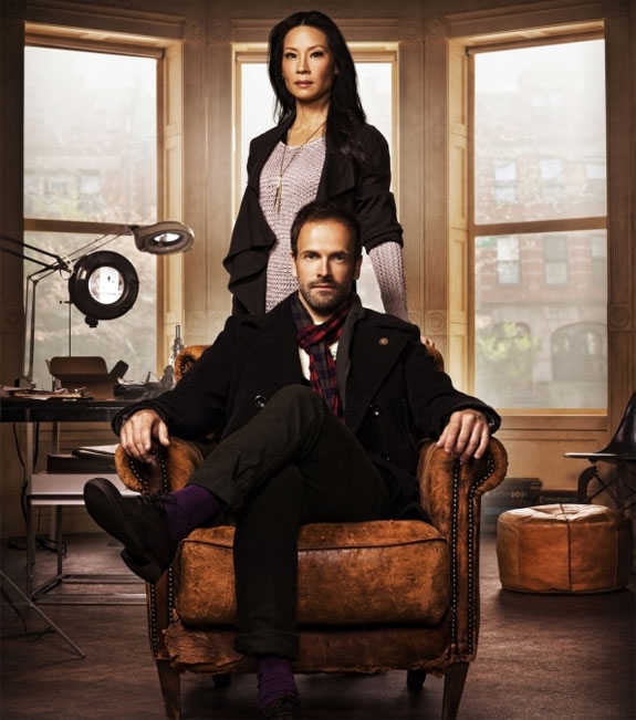 Biểu tượng gốc Á bền bỉ của Hollywood Lucy Liu trong vai Joan Watson phim Elementary,