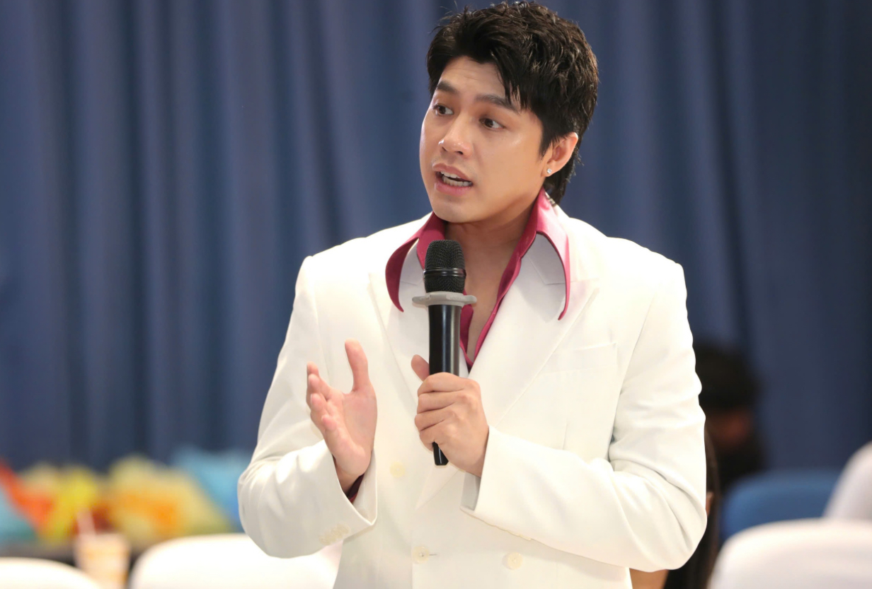 Ca sĩ Noo Phước Thịnh chia sẻ tại sự kiện