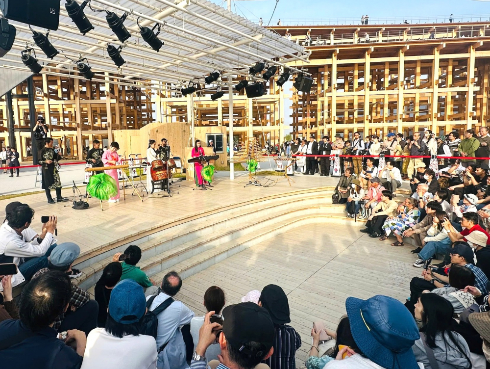 Một  chuong  trình  biểu  diễn  nghệ  thuật  tại  World EXPO 2025