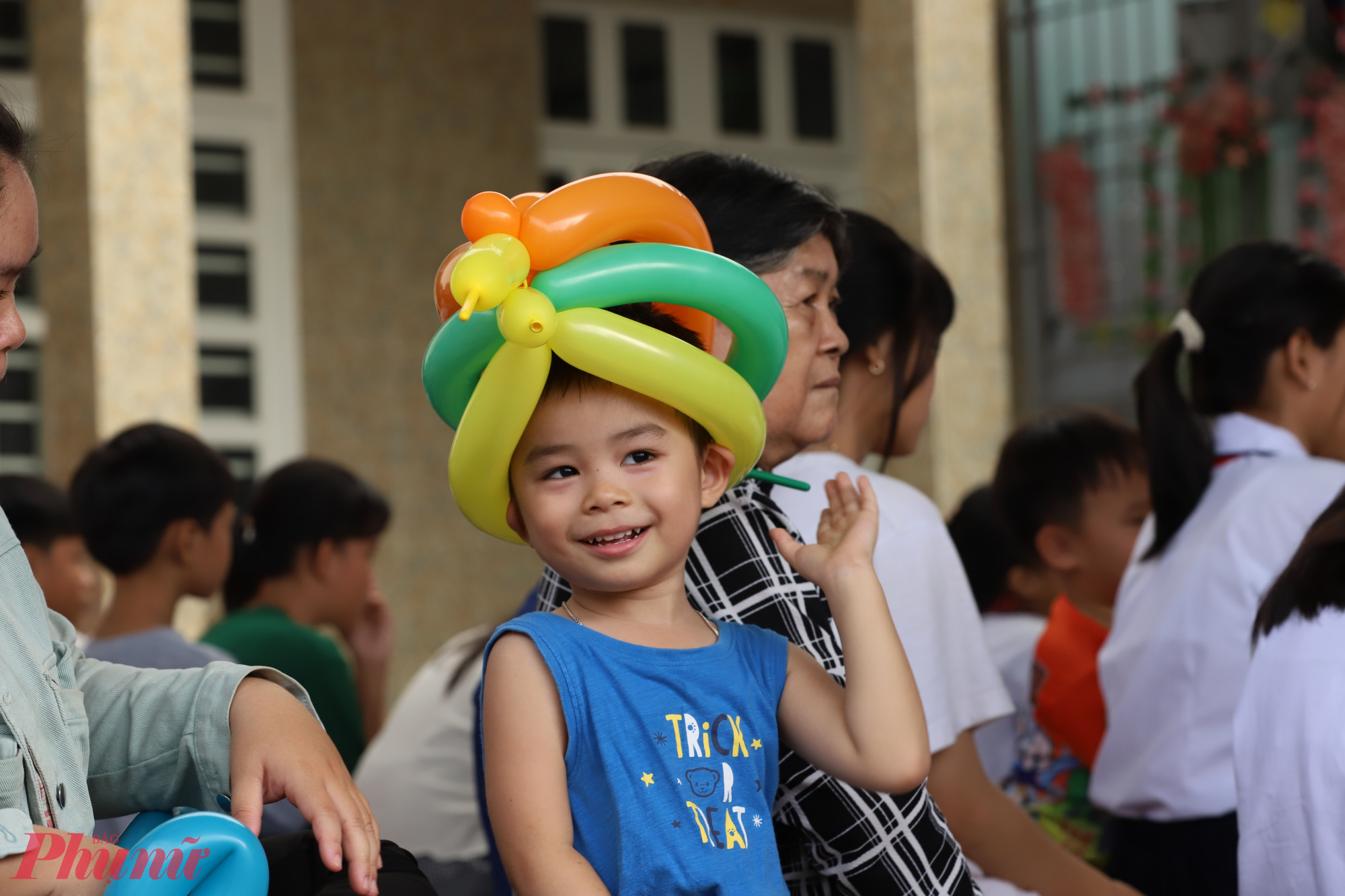 Niềm vui rạng ngời của các em nhỏ khi được tham gia chương trình do Chi đoàn cơ sở Báo Phụ nữ TPHCM tổ chức.