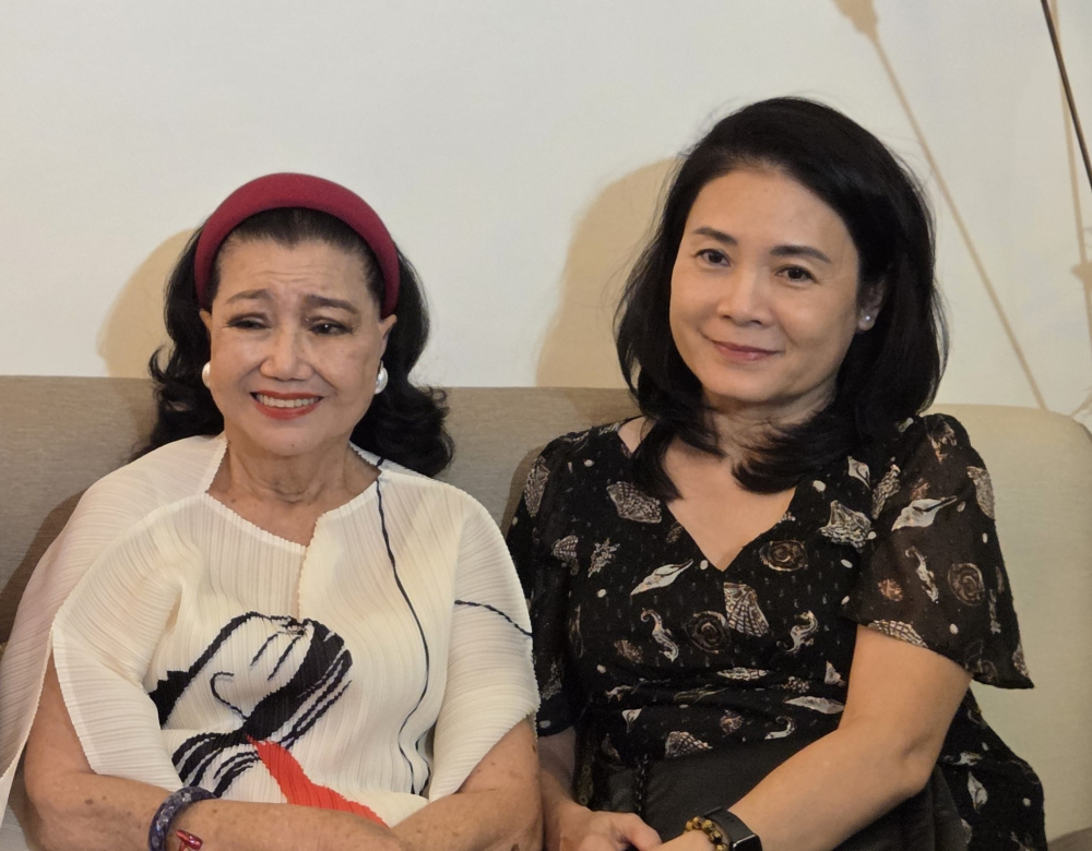 NSND Kim Cương và nhà báo Liên Chi (con gái tác giả Ngọc Linh) - Ảnh: Ngọc Tuyết