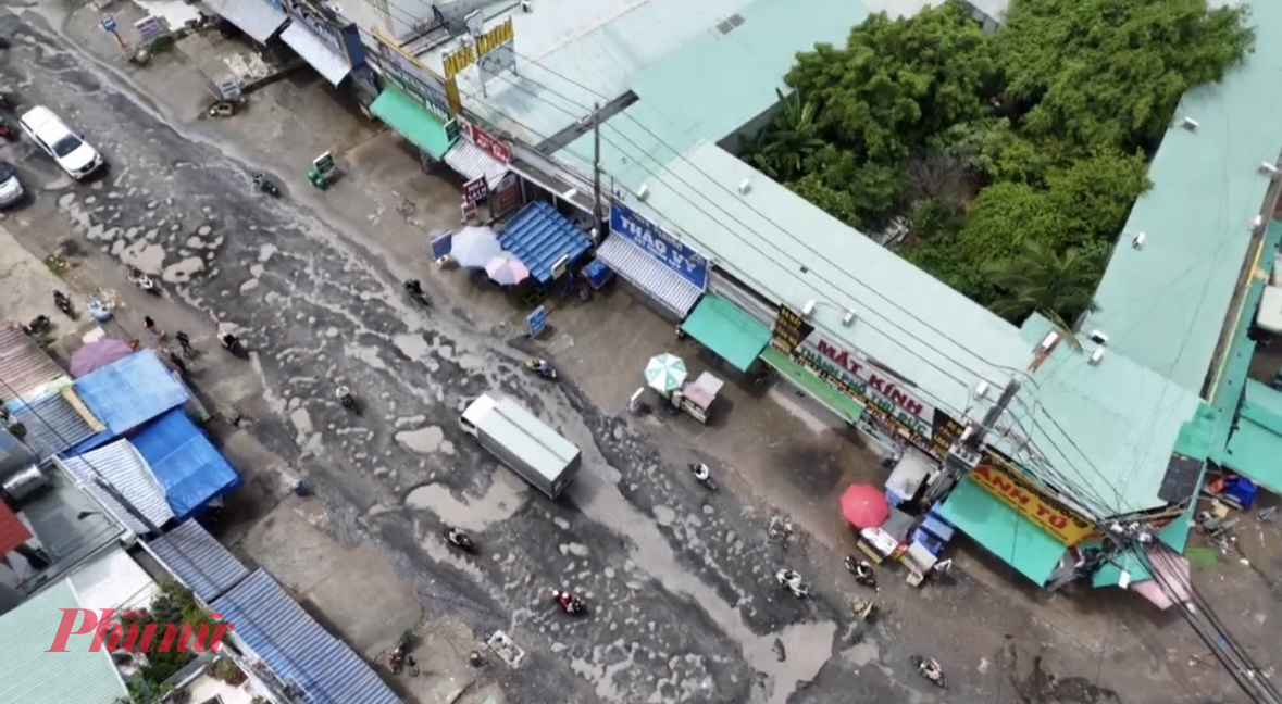 Dù chỉ dài hơn 2km, tuyến Lò Lu lại kết nối nhiều trục chính nhưng đang hư hỏng nặng, gây cản trở giao thông, đặc biệt trong mùa mưa - Ảnh: Thanh Tâm
