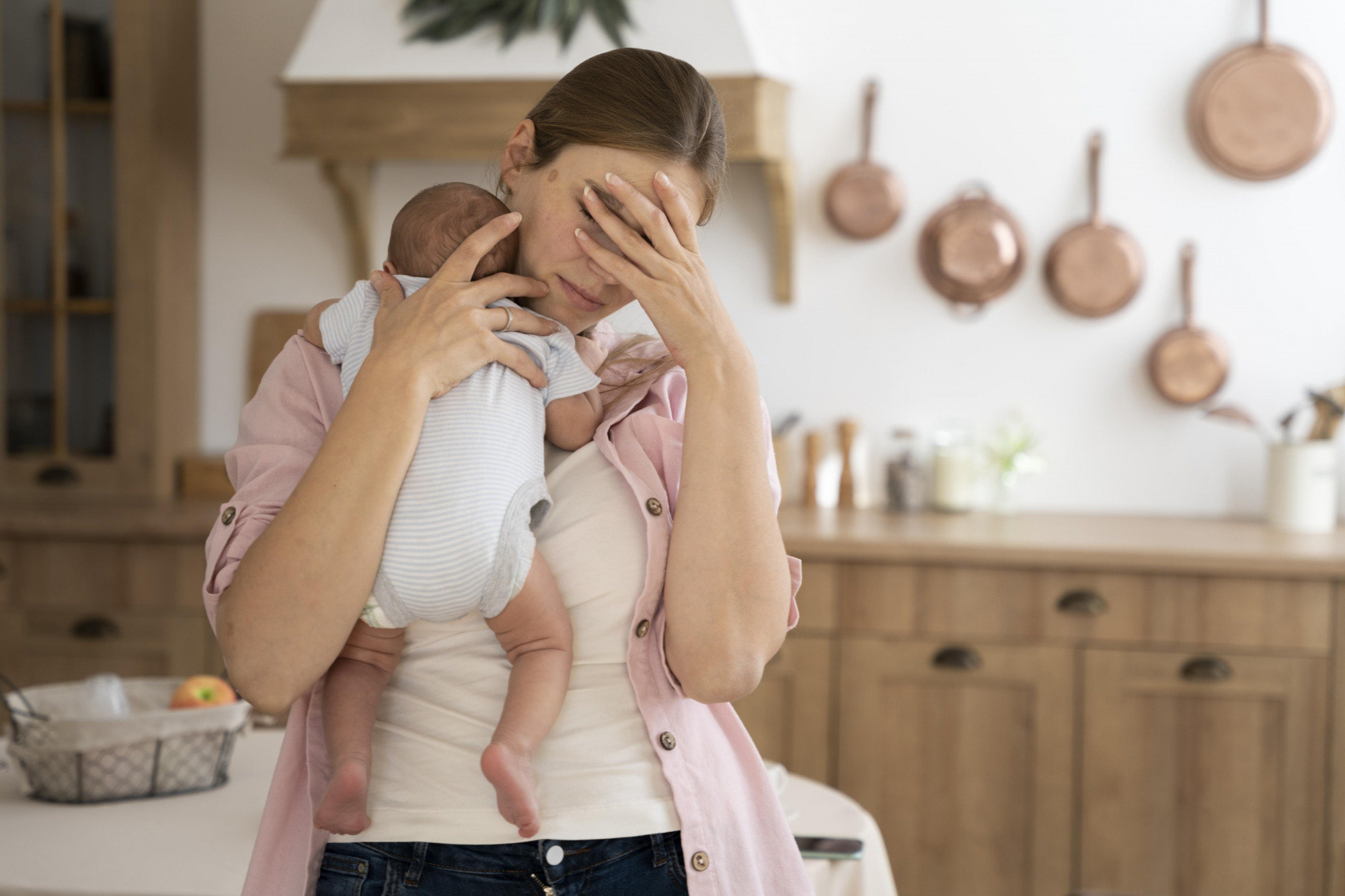Khối nghỉ đẻ stress khi đụng khối nghỉ hè. Ảnh minh họa Freepik