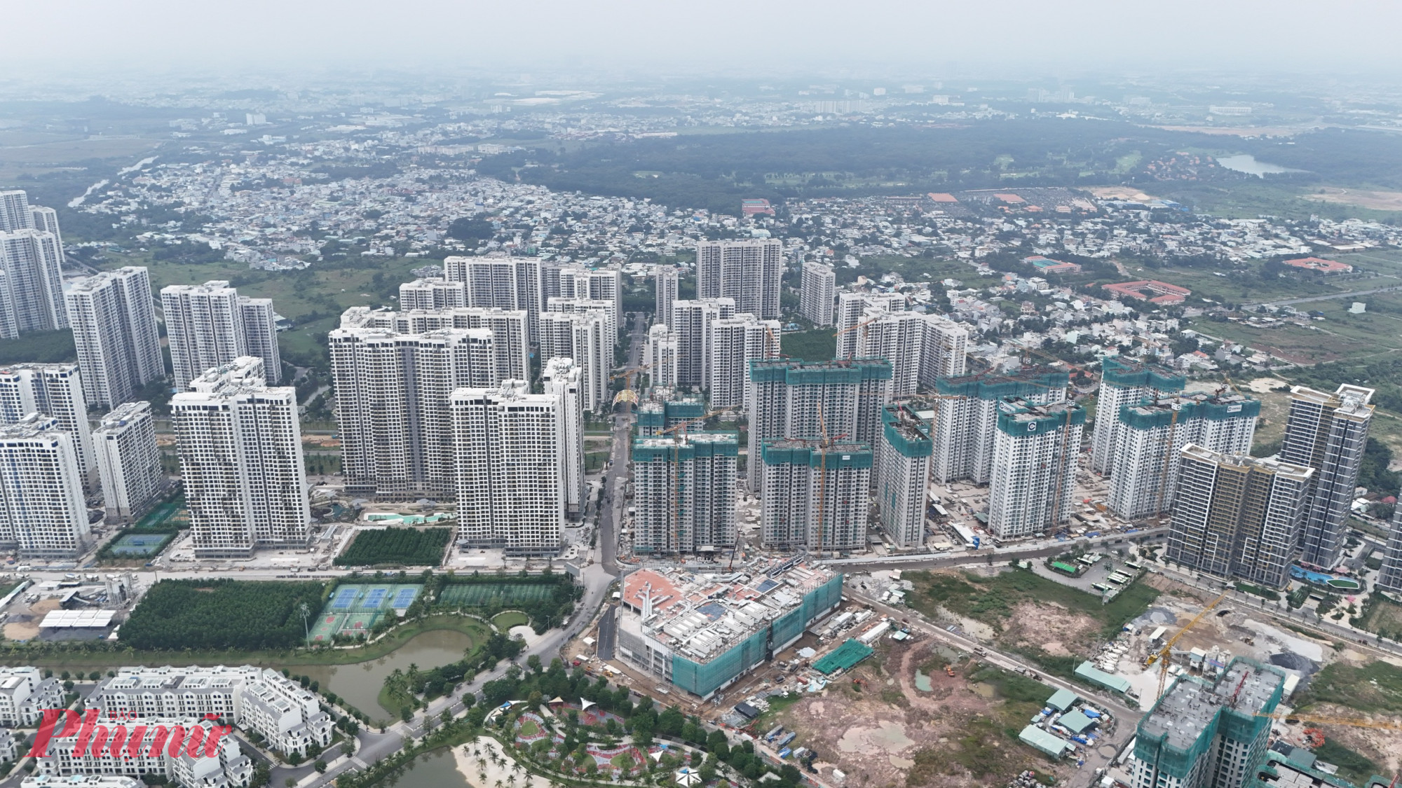 Từ nay đến 2040, TPHCM sẽ phát triển theo mô hình đô thị đa trung tâm dự kiến đến năm 2030, chỉ tiêu diện tích sàn nhà ở bình quân toàn Thành phố đạt khoảng 27-30 m2/người