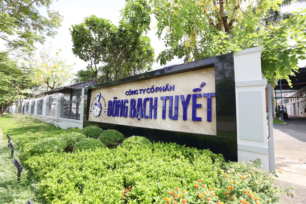 Hình ảnh cô ý tá với cái tên Bông Bạch Tuyết gắn bó với nhiều thế hệ người Việt trong suốt sáu thập niên
