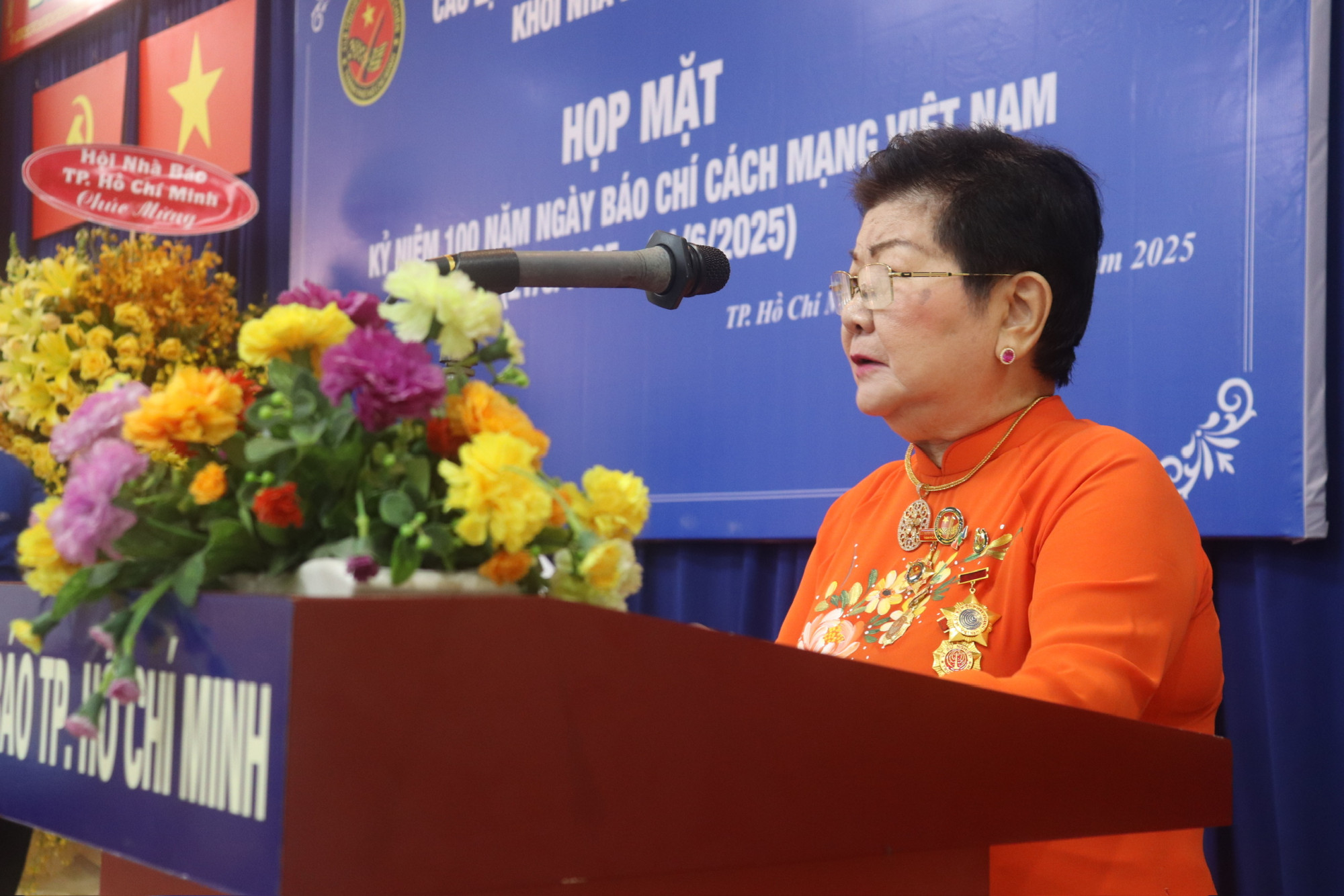 Nhà báo Ngô Quỳnh Lan - Chủ nhiệm khối Nhà báo cao tuổi, CLB Truyền thống kháng chiên TPHCM