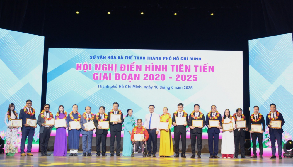 Các cá nhân là điển hình tiên tiến giai đoạn 2020 - 2025 của Sở VHTT TPHCM được tôn vinh tại Hội nghị.