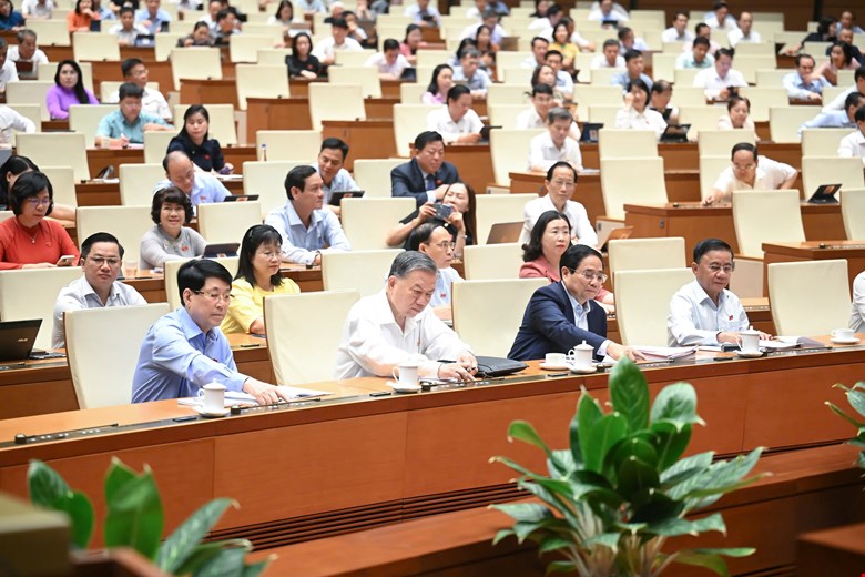 Quốc hội thông qua Luật 