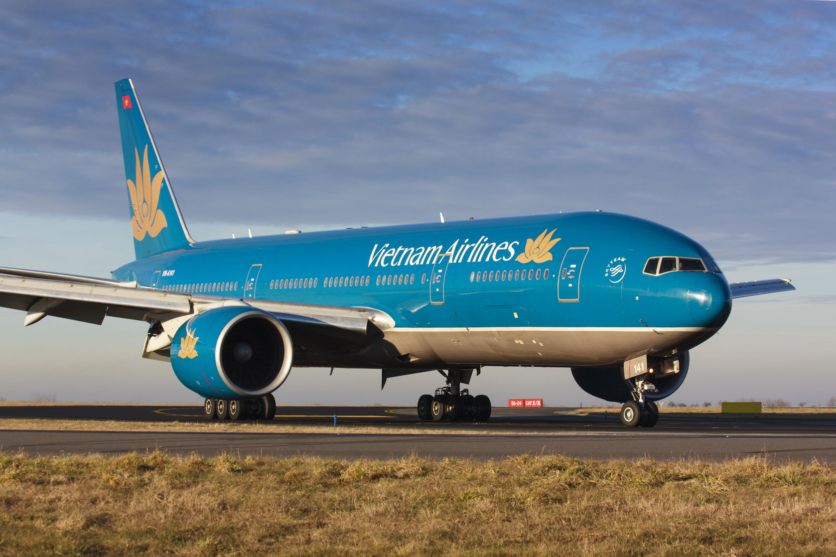 Máy bay Vietnam Airlines hạ cánh khẩn cấp