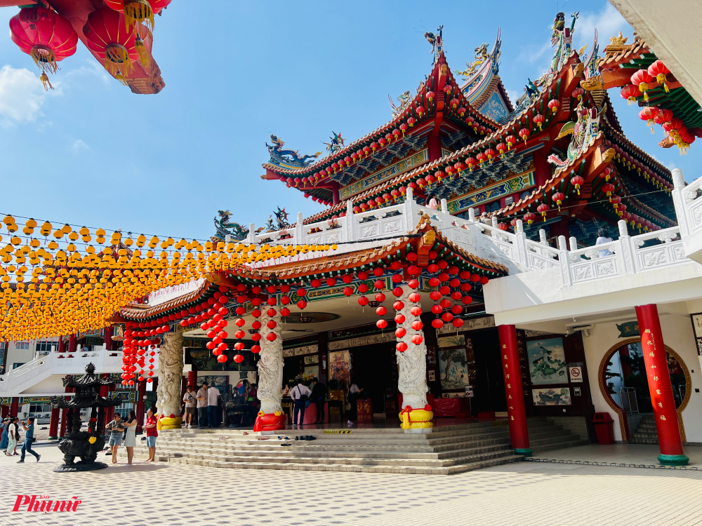 Nắm bắt xu hướng này, nhiều hãng hàng không Việt Nam như Vietnam Airlines, Vietjet Air… đang tăng tần suất khai thác và nghiên cứu mở rộng mạng lưới đường bay kết nối các thành phố lớn của Việt Nam đến những điểm đến du lịch nổi bật của Malaysia như Kuala Lumpur, Penang, Langkawi, Kota Kinabalu... Việc mở rộng kết nối hàng không được kỳ vọng sẽ tạo đà thu hút mạnh mẽ du khách hai chiều, đồng thời thúc đẩy hợp tác giữa các doanh nghiệp lữ hành hai nước, góp phần phát triển ngành du lịch song phương một cách bền vững.