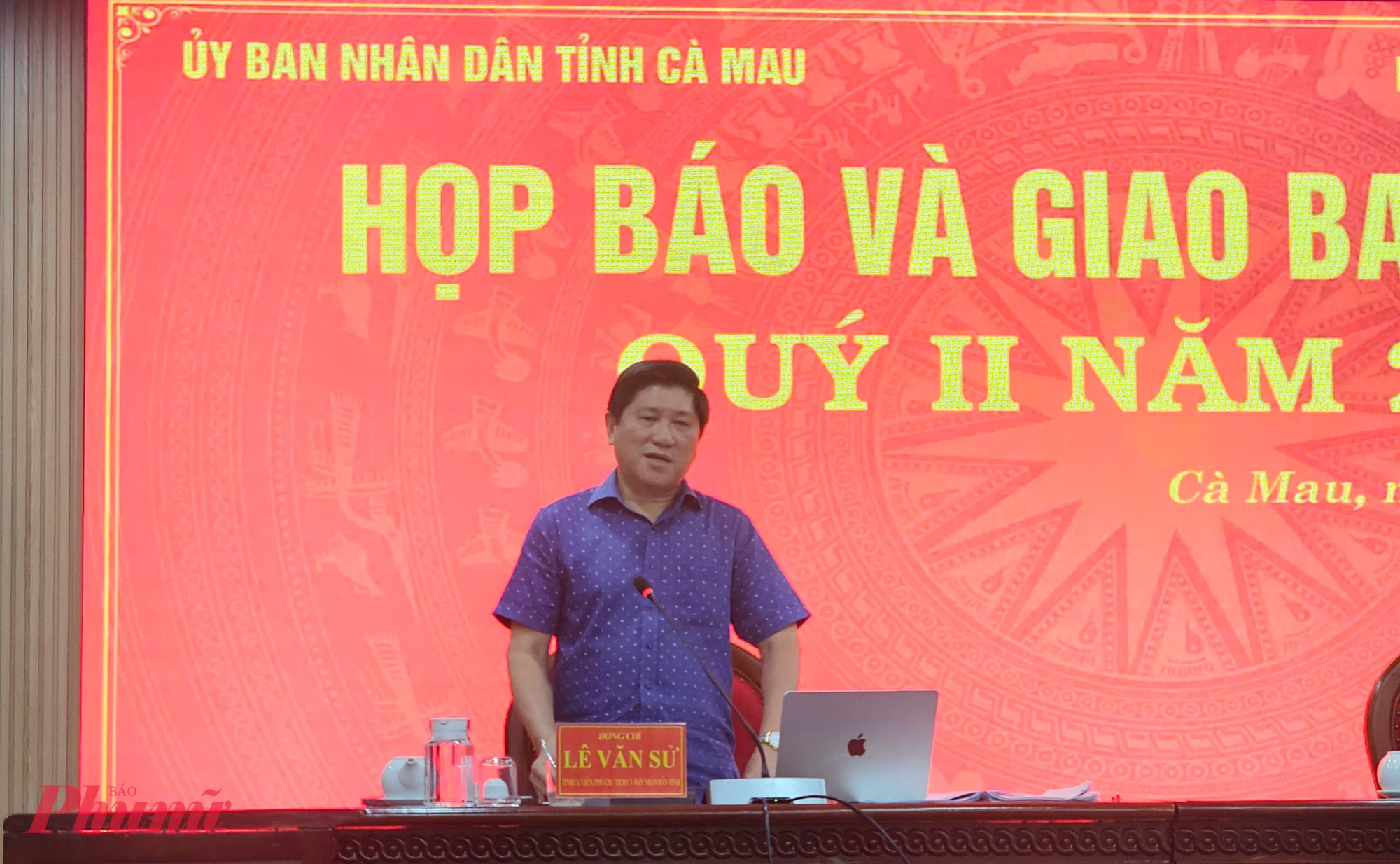 Ông Lê Văn Sử - Phó Chủ tịch UBND tỉnh Cà Mau thông tin với báo chí - Ảnh Phú Hữu