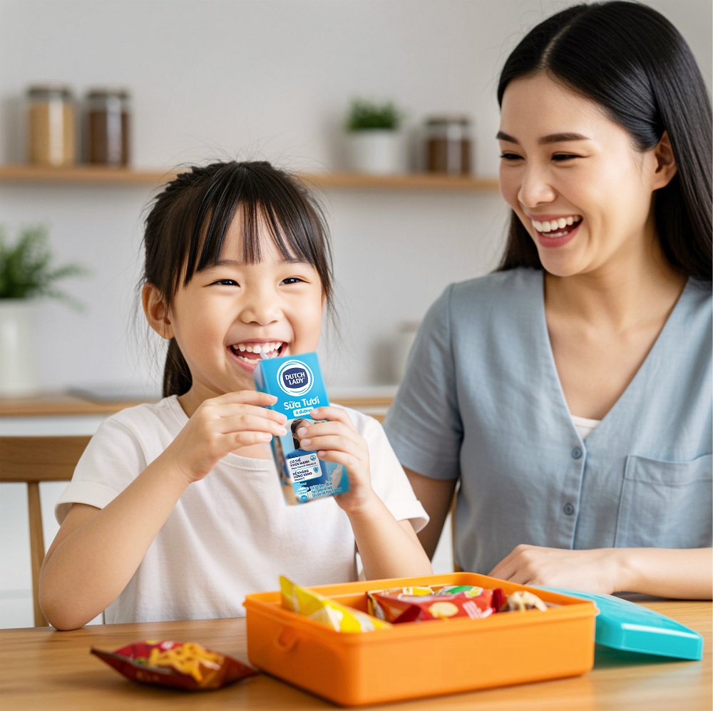 Hãy chú ý tới “lỗ hổng vi chất” trong khẩu phần của trẻ Khi bữa chính không đủ, bữa phụ với sữa là cơ hội vàng để bổ sung vi chất còn thiếu cho con - đơn giản mà hiệu quả - Ảnh: FCV
