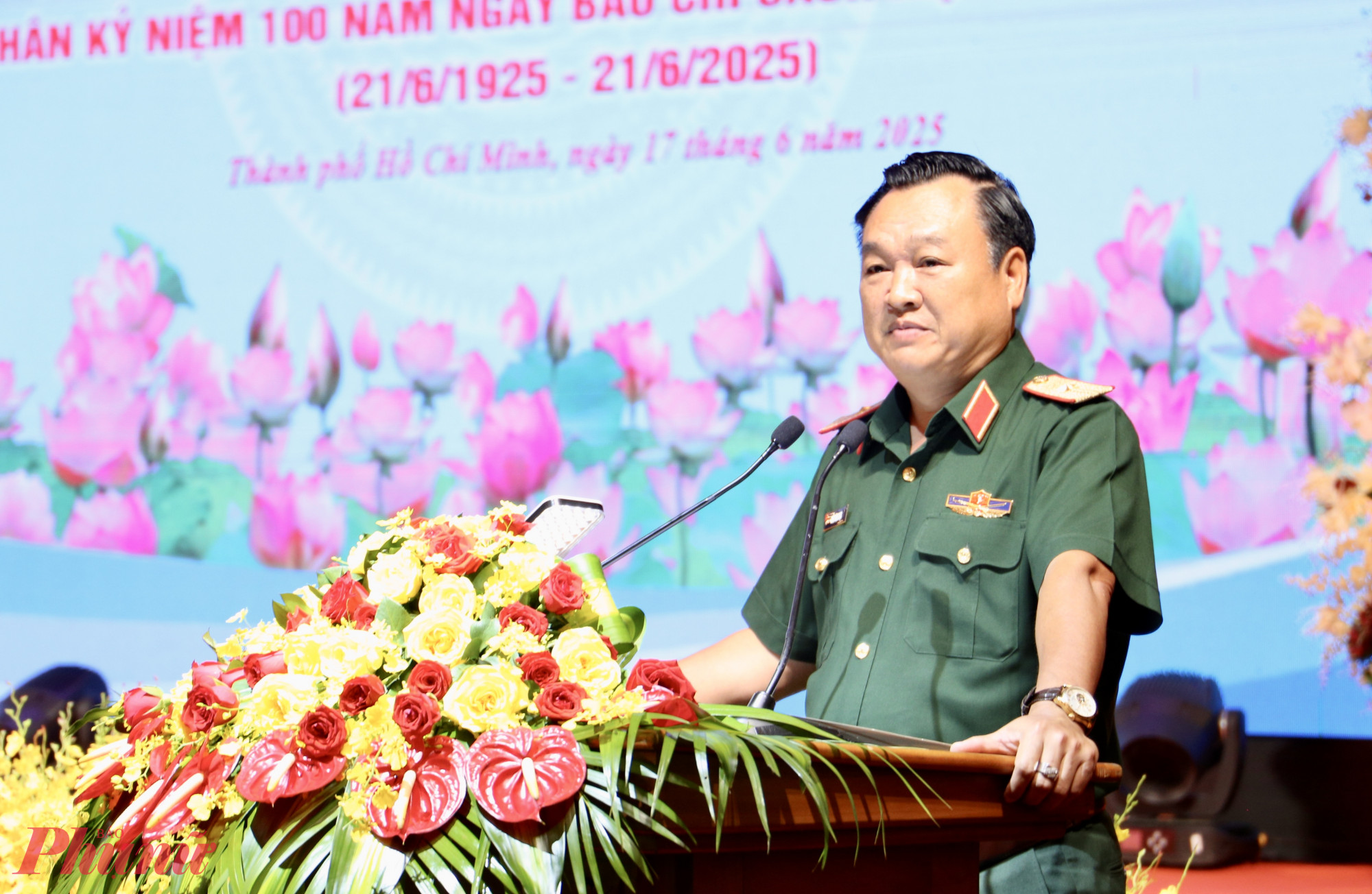 Thiếu tướng Trần Vinh Ngọc phát biểu tại buổi gặp mặt - Ảnh: Thanh Tâm