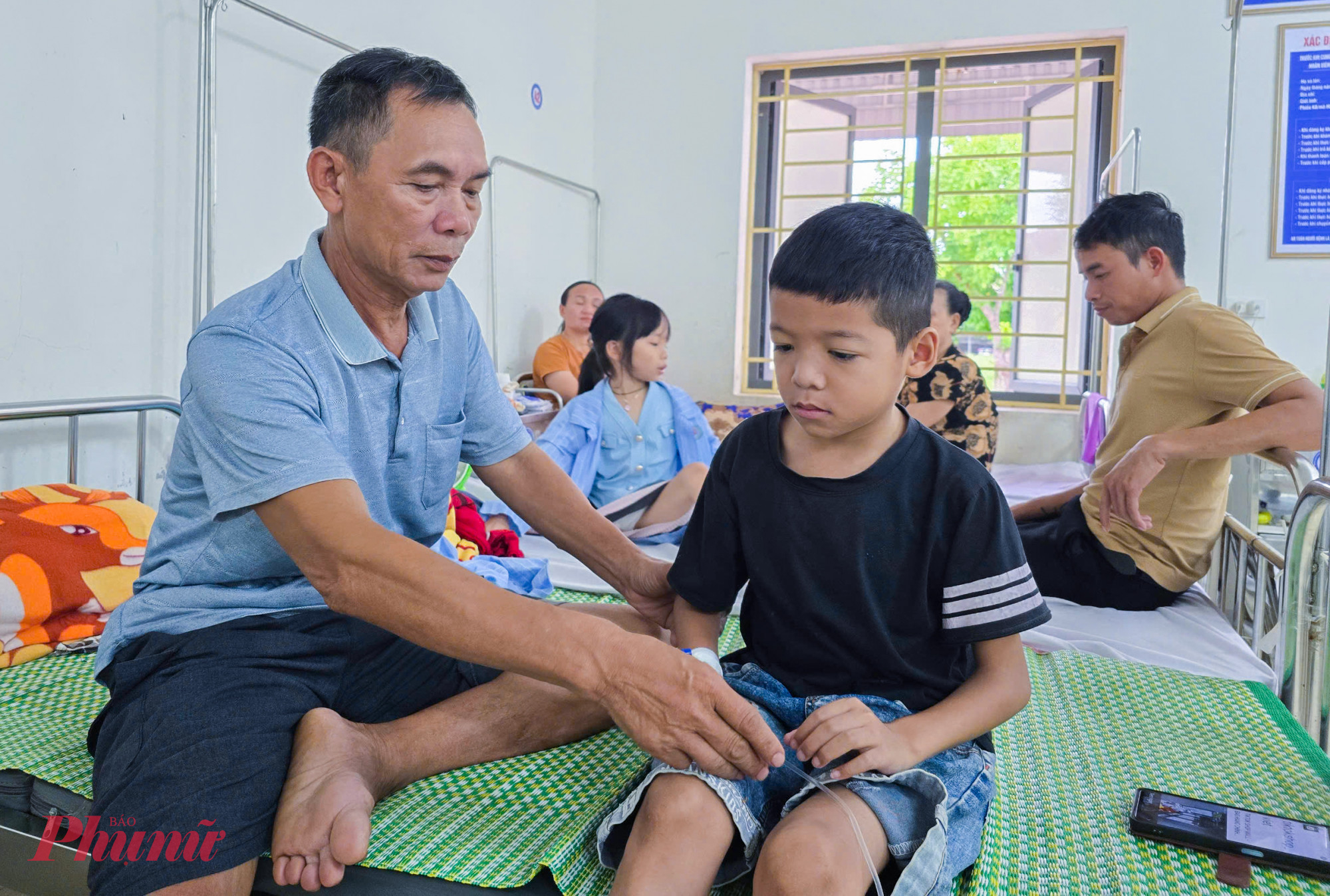 Nhiều bệnh nhân măc Thalassemia phải chờ đợi truyền máu - Ảnh: Phan Ngọc