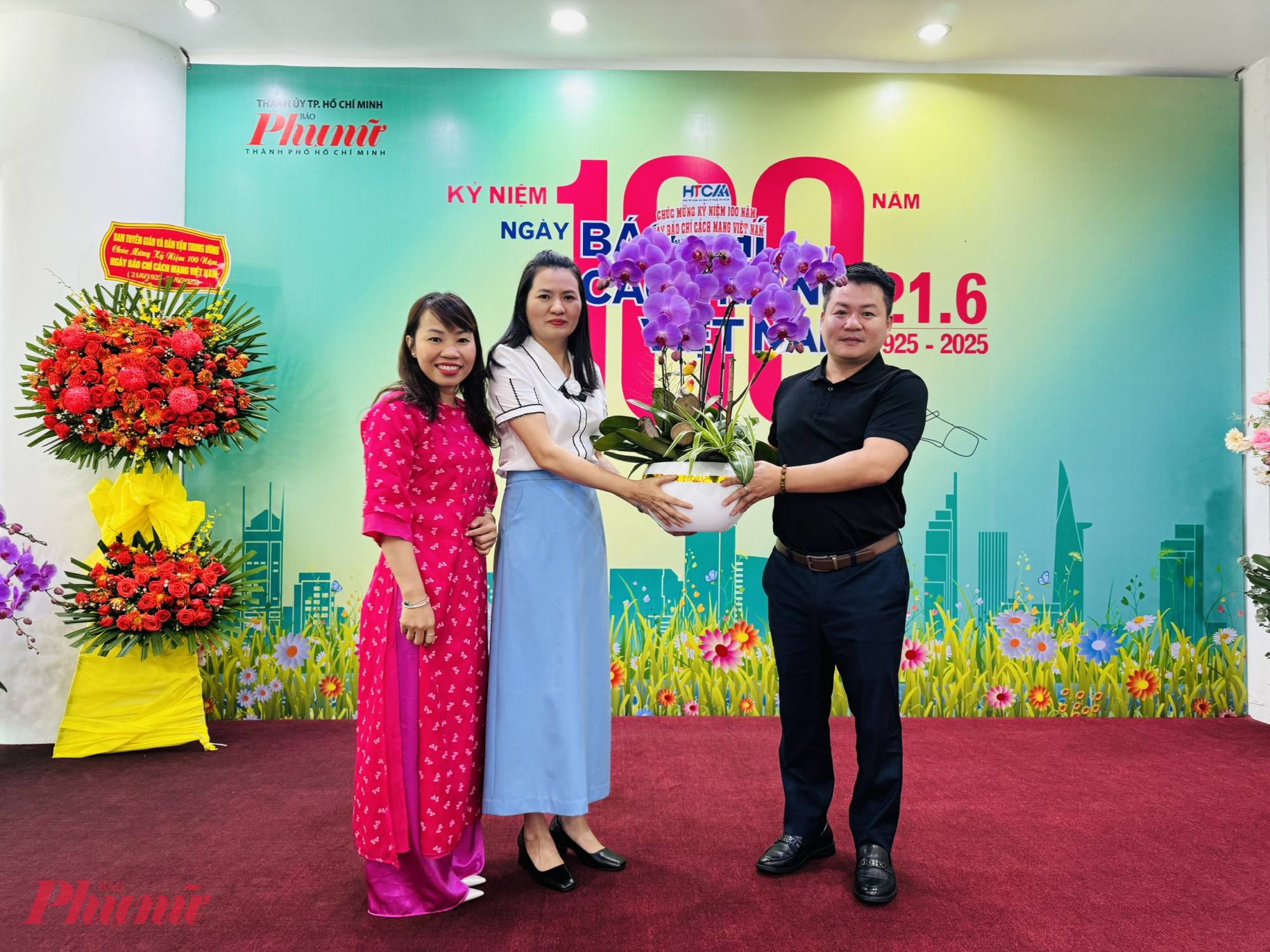 Đại diện Hội Tư vấn và Đại lý Thuế đánh giá cao việc Báo Phụ nữ TPHCM đã truyền tải thông tin đến bạn đọc một cách kịp thời, dễ hiểu, với góc độ dân sinh, tạo sức lan tỏa mạnh mẽ