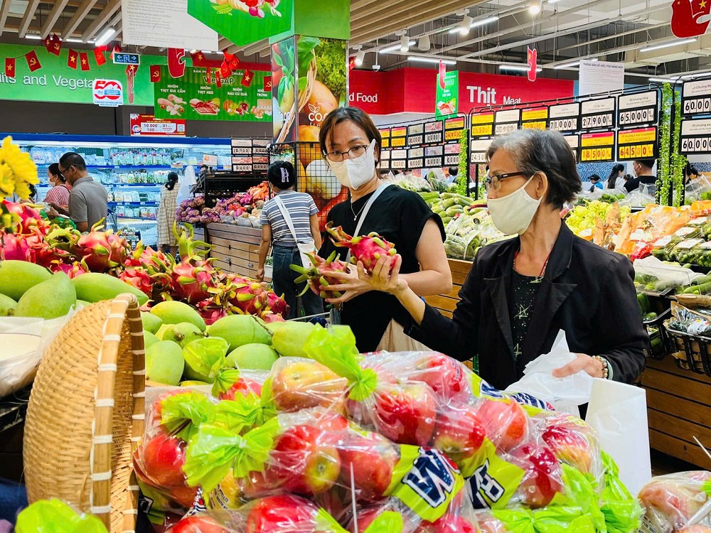 Co.opmart ưu đãi hàng ngàn sản phẩm xanh trong chương trình - Ảnh: Saigon Co.op
