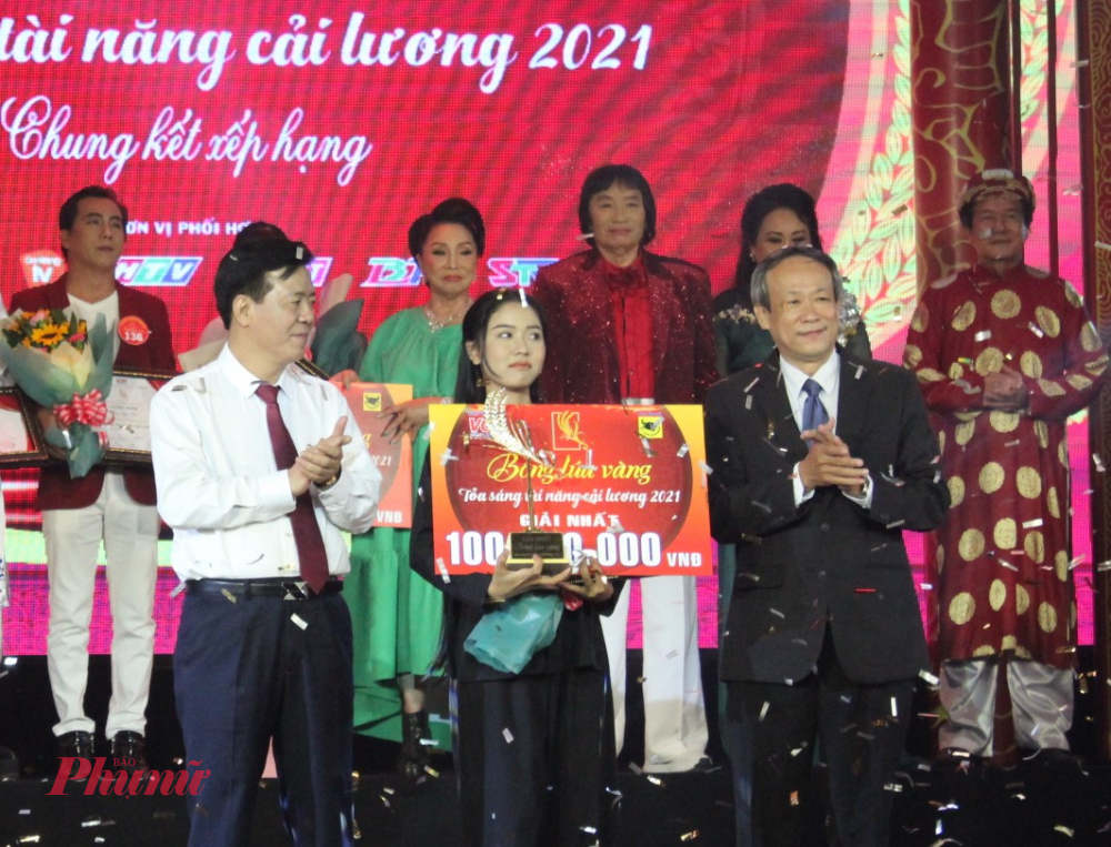 Biện Thuy gặt hái nhiều giải thưởng