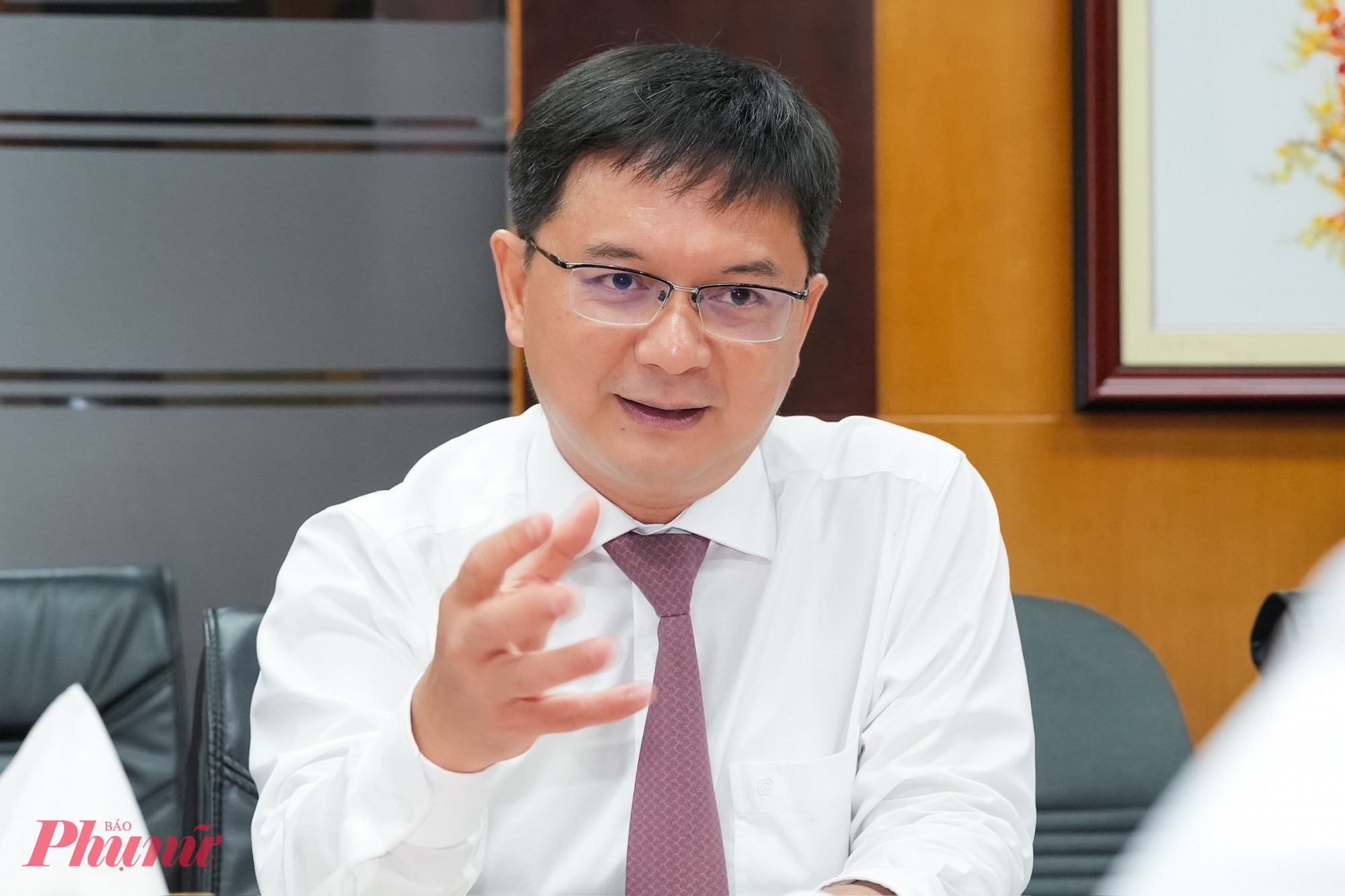 Trưởng Ban Tuyên giáo và Dân vận Thành ủy TP.HCM đánh giá cao vai trò tiên phong của báo chí thành phố trong tuyên truyền chủ trương, chính sách, đặc biệt là Nghị quyết 98 - Ảnh: Hữu Hạnh