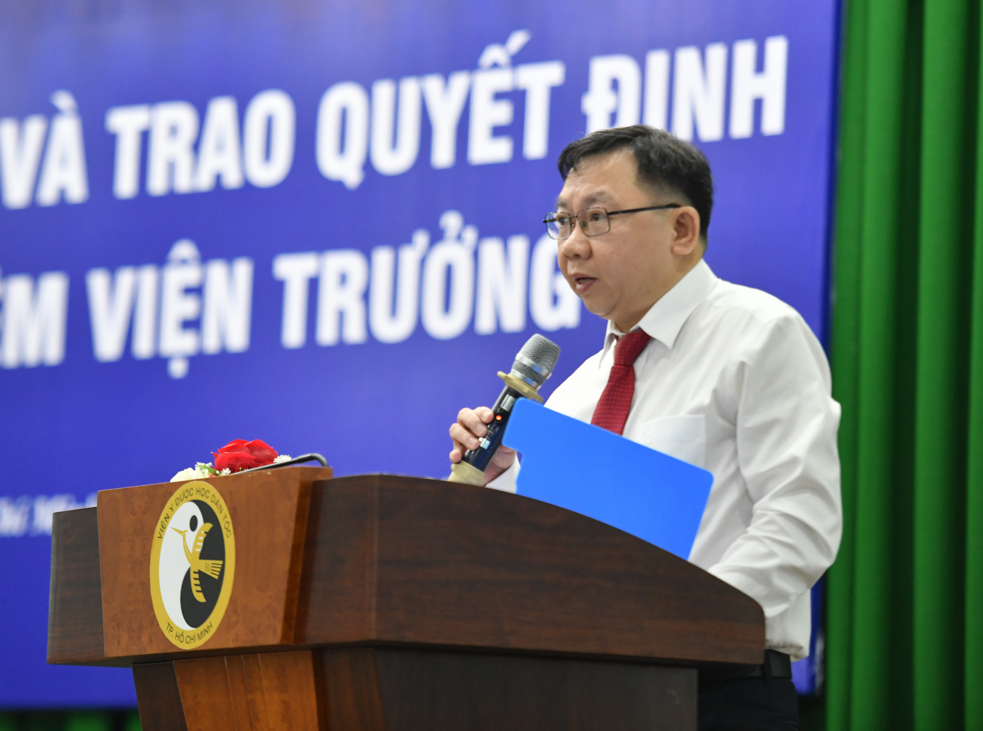 Tân giám đốc Viện Y dược học dân tộc TPHCM tiếp thu ý kiến chỉ đạo của giám đốc Sở Y tế TPHCM
