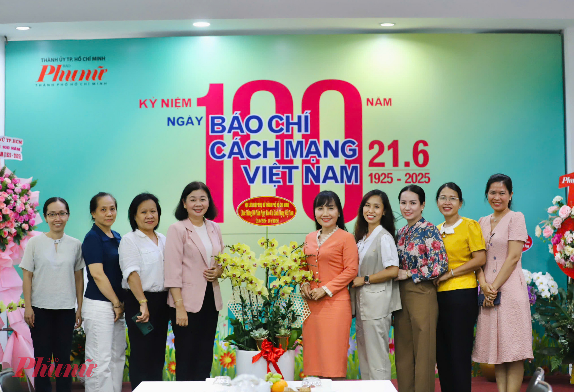 Hội Hội LHPN TPHCM đến thăm, chúc mừng báo nhân kỷ niệm 100 năm Ngày Báo chí Cách mạng Việt Nam (21/6/1925 – 21/7/2025)