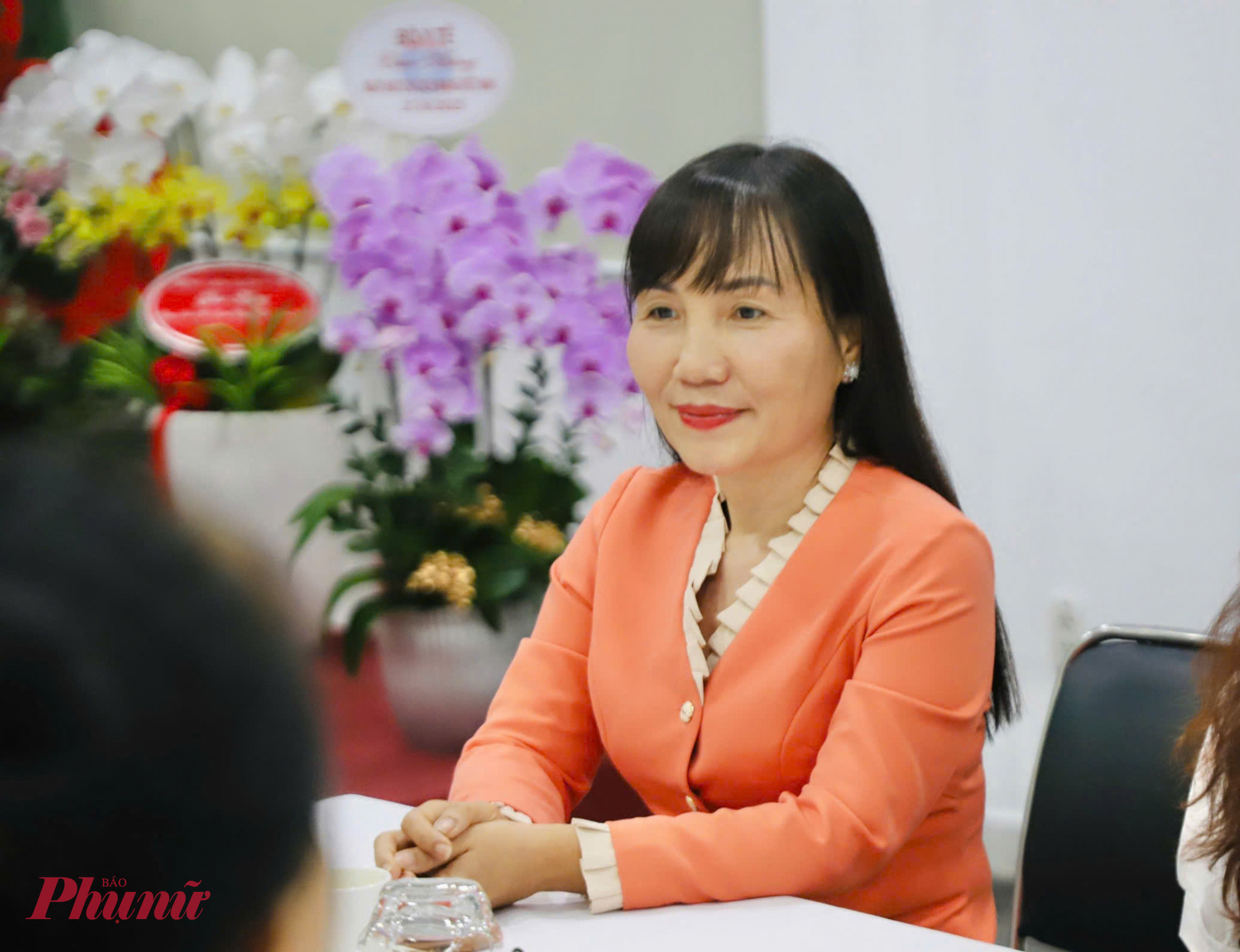 Bà Trịnh Thị Thanh – Phó Chủ tịch Thường trực Hội LHPN TPHCM gửi lời chúc mừng đến Báo Phụ nữ TPHCM, cán bộ, phóng viên, biên tập viên Báo Phụ nữ TPHCM nhân kỷ niệm 100 năm ngày Ngày Báo chí Cách mạng Việt Nam