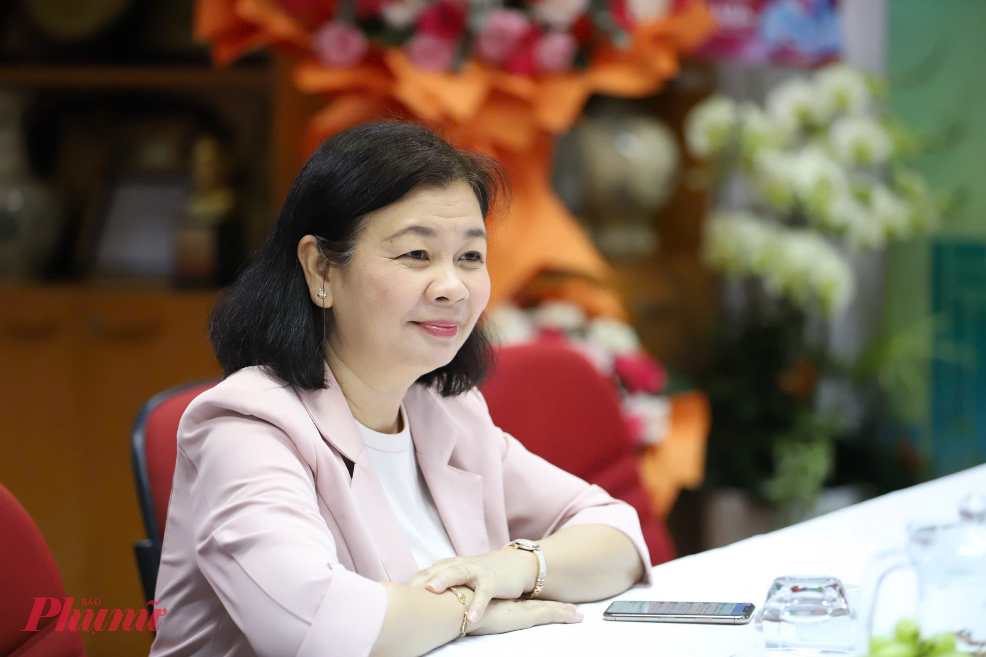 Bà Lý Việt Trung - Tổng biên tập Báo Phụ nữ TPHCM - gửi lời cảm ơn các thế hệ Hội LHPN TPHCM đã khai sinh và nuôi dưỡng