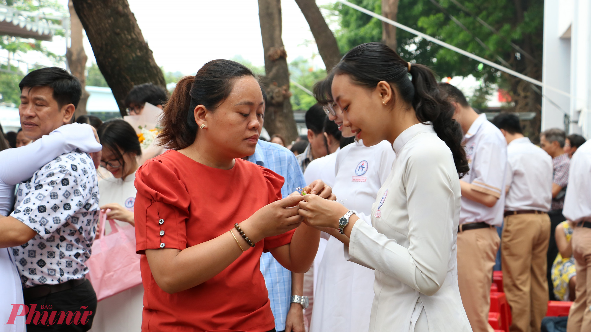 Giờ phút tri ẩn, những lời cảm ơn cha mẹ vốn khó nói ra vì ngần ngại được thốt lên nhẹ nhàng