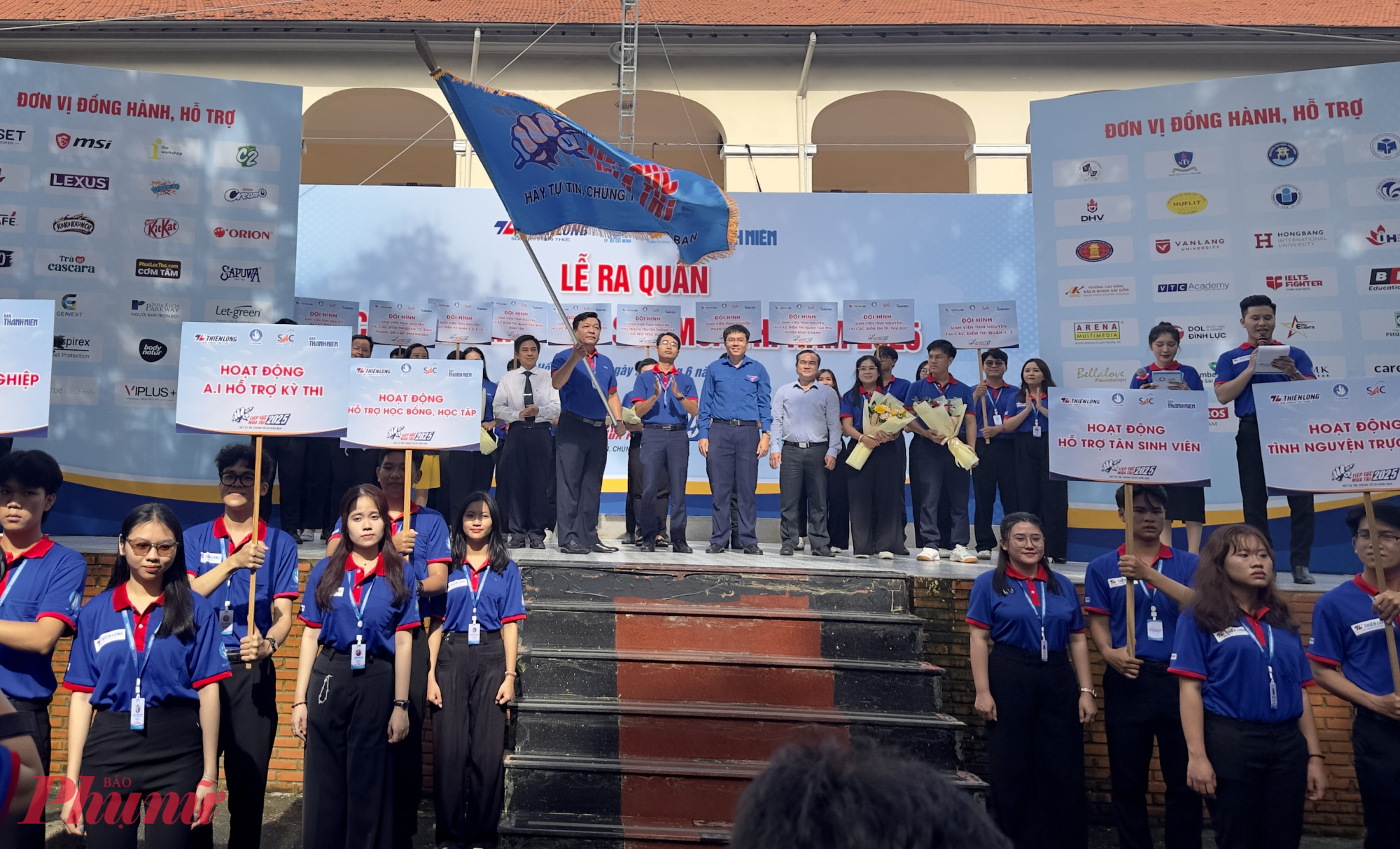 Nghi thức ra quân Tiếp sức mùa thi năm 2025 sáng nay - Ảnh: Nguyễn Loan
