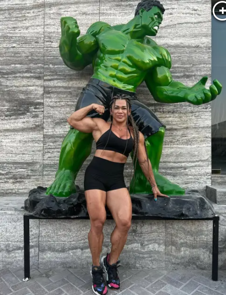 Mendez tự gọi mình là She Hulk.