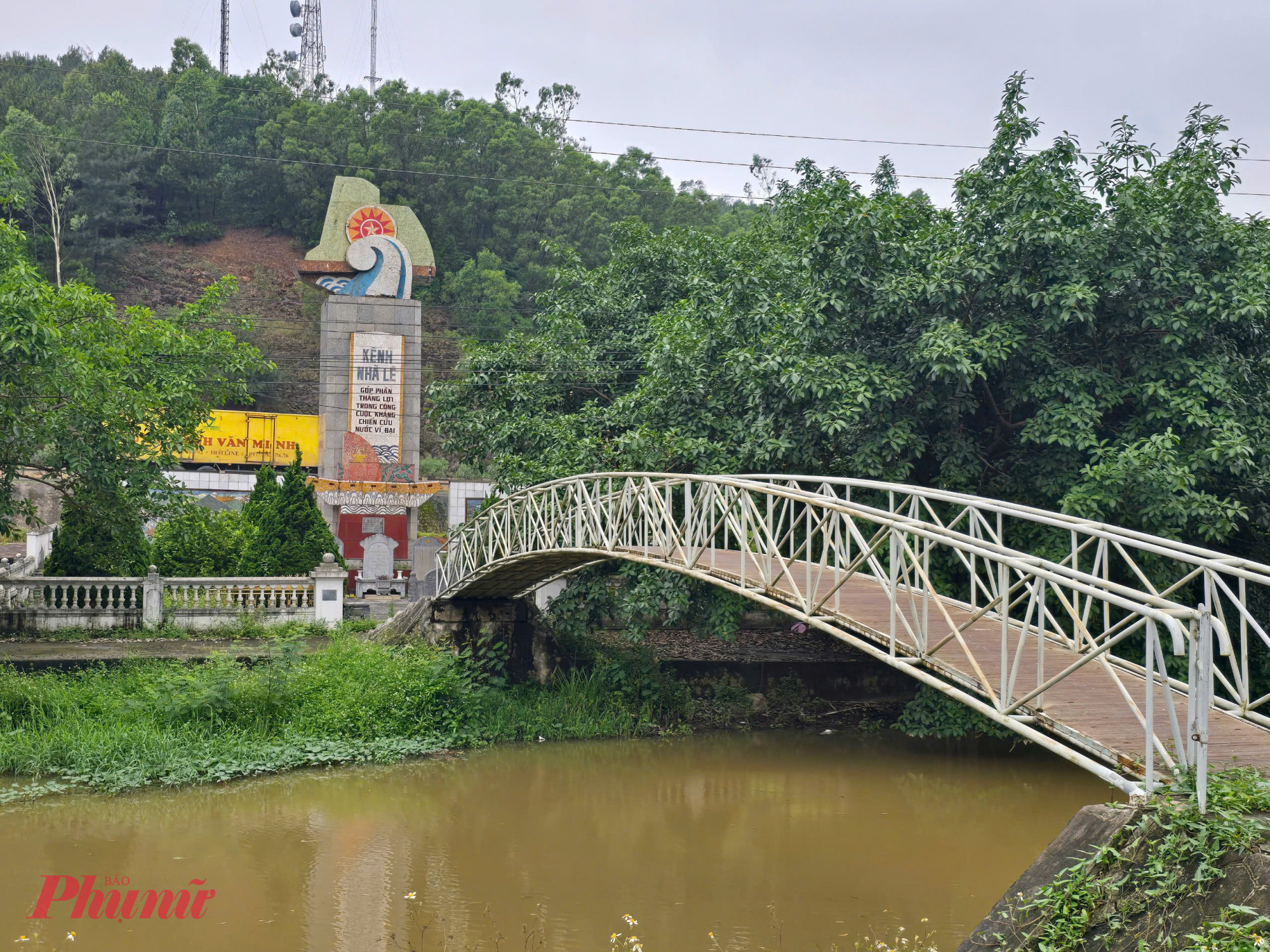 Năm 1996, để tưởng nhớ và tri ân những liệt sĩ ngã xuống khi làm nhiệm vụ trên tuyến kênh nhà Lê tại Nghệ An, ngành Giao thông Vận tải cho xây dựng Đài tưởng niệm kênh nhà Lê tại xã Nghi Yên (huyện Nghi Lộc). Năm 2016, kênh nhà Lê đoạn qua địa bàn huyện Nghi Lộc và Hưng Nguyên (tỉnh Nghệ An) được Bộ Văn hóa, Thể thao và Du lịch công nhận Di tích lịch sử cấp quốc gia.