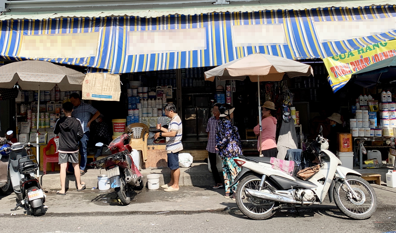 Không để chợ Kim Biên thành “cửa ngõ” đưa hóa chất len lỏi vào bữa ăn Tại chợ Kim Biên, khách hàng có thể tìm mua hầu hết các loại hóa chất mà không gặp bất kỳ trở ngại nào