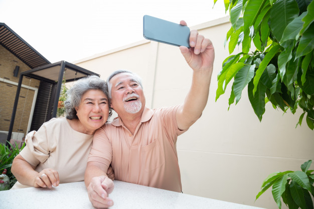 Cuối đời hạnh phúc mới gõ cửa, và bà lên xe hoa ở tuổi U60 - Ảnh minh họa: Shutterstock