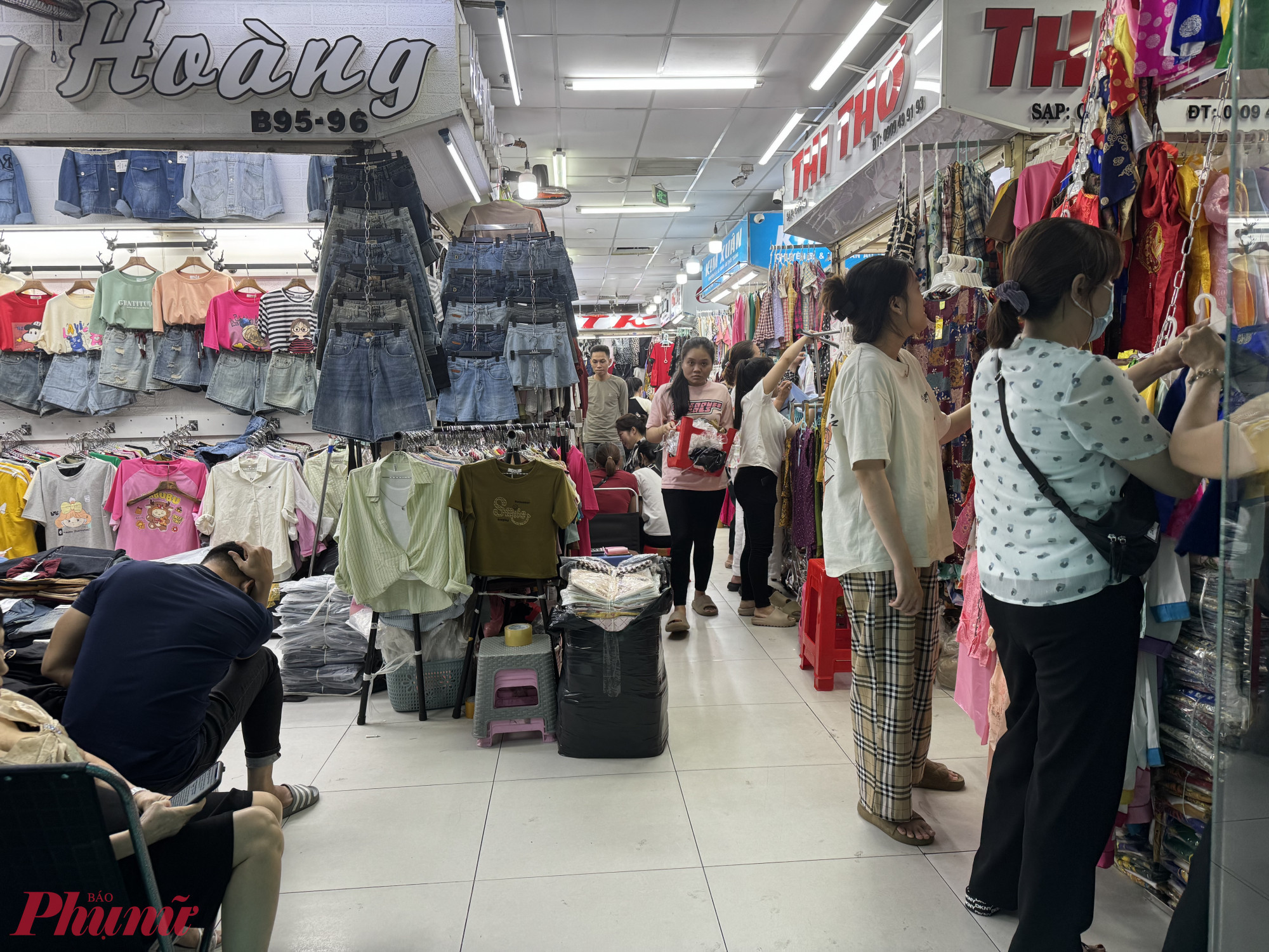 Tại chợ An Đông (quận 5, TPHCM), không khí mua sắm đã sầm uất trở lại so với cách đây 
