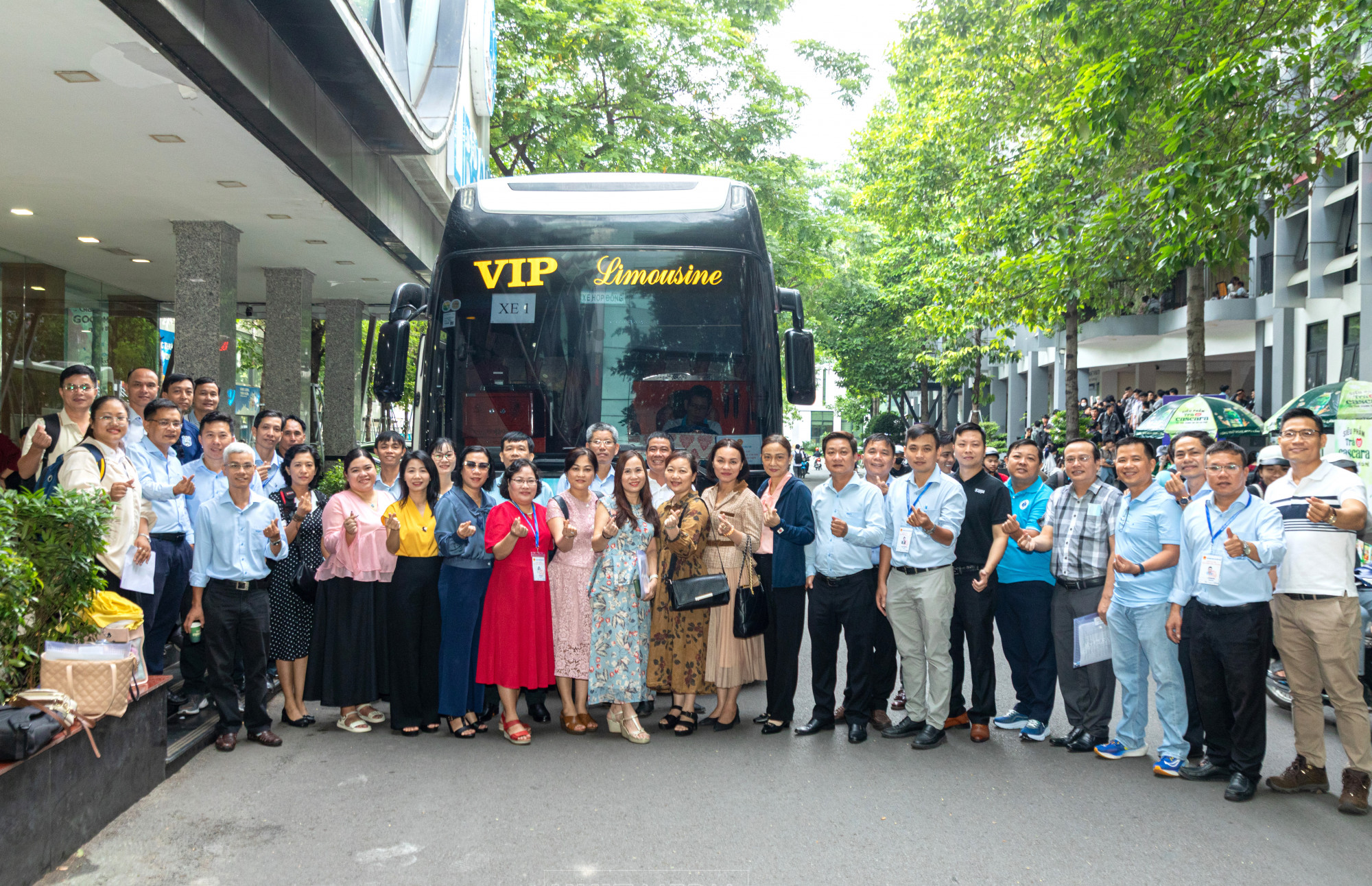 Đoàn 54 cán bộ của Trường đại học Công thương TPHCM cũng đã lên đường làm nhiệm vụ