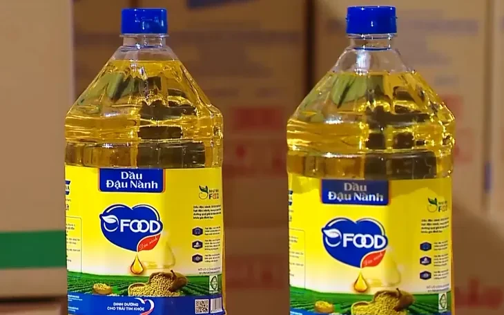 Dầu Ofood dùng nguyên liệu là dầu thực vật trong chăn nuôi để bán cho người sử dụng 