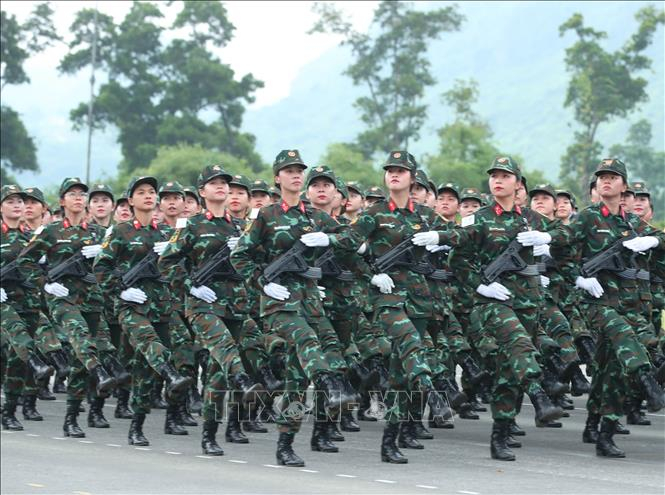 Khối nữ chiến sĩ biệt động tham gia hợp luyện. Ảnh: Trọng Đức/TTXVN