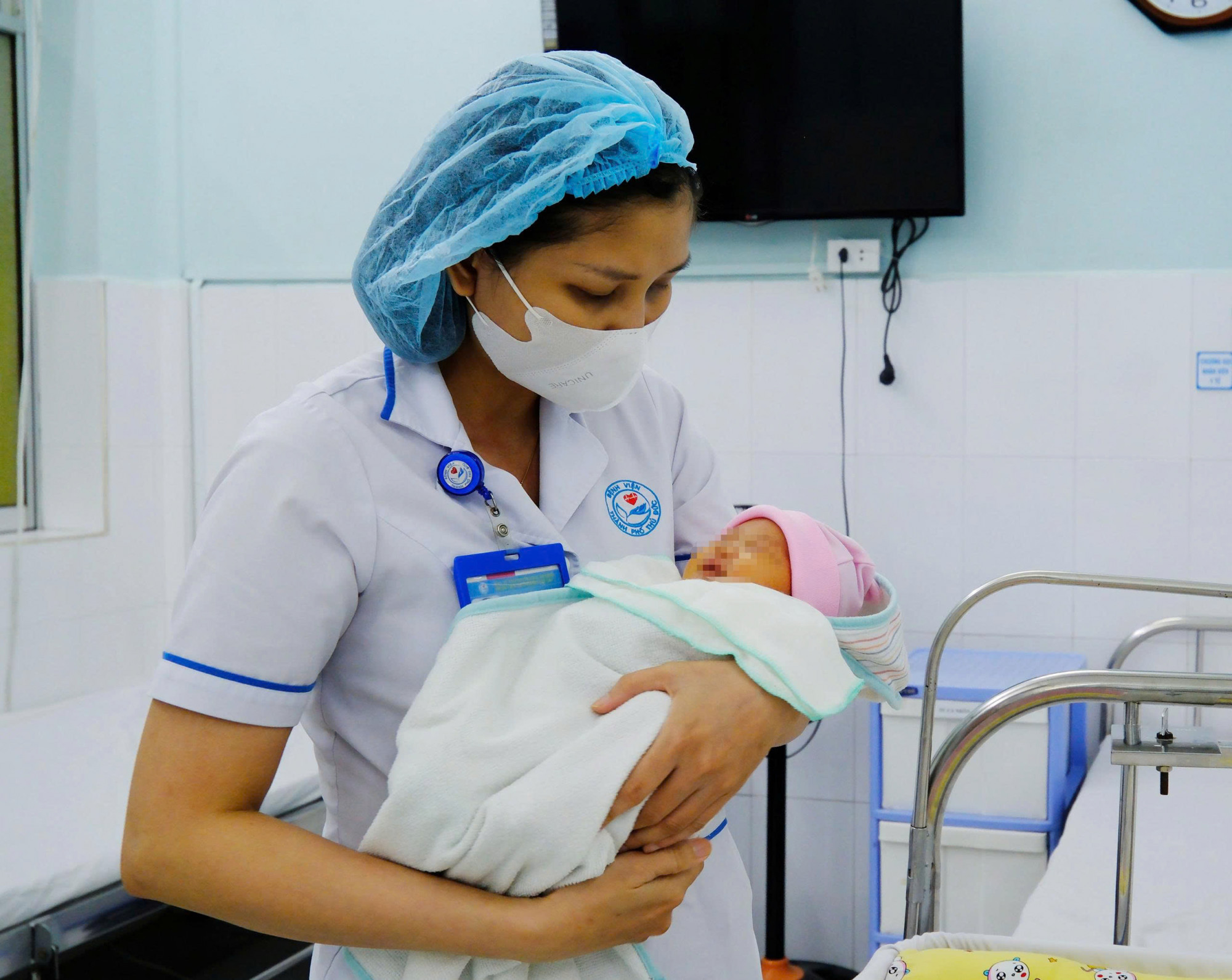 Bác sĩ Bệnh viện TP Thủ Đức đã thành công cứu sống 2 mẹ con sản phụ, ảnh BV