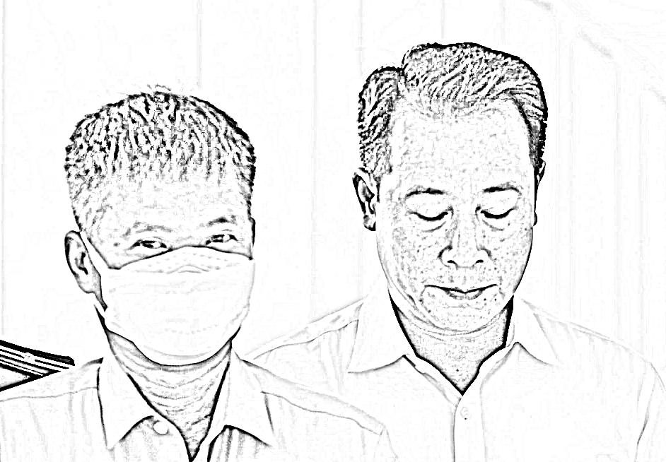 Cựu Phó Bí thư thường trực Tỉnh ủy Vĩnh Phúc Phạm Hoàng Anh (phải) tại tòa - Ảnh: C.M