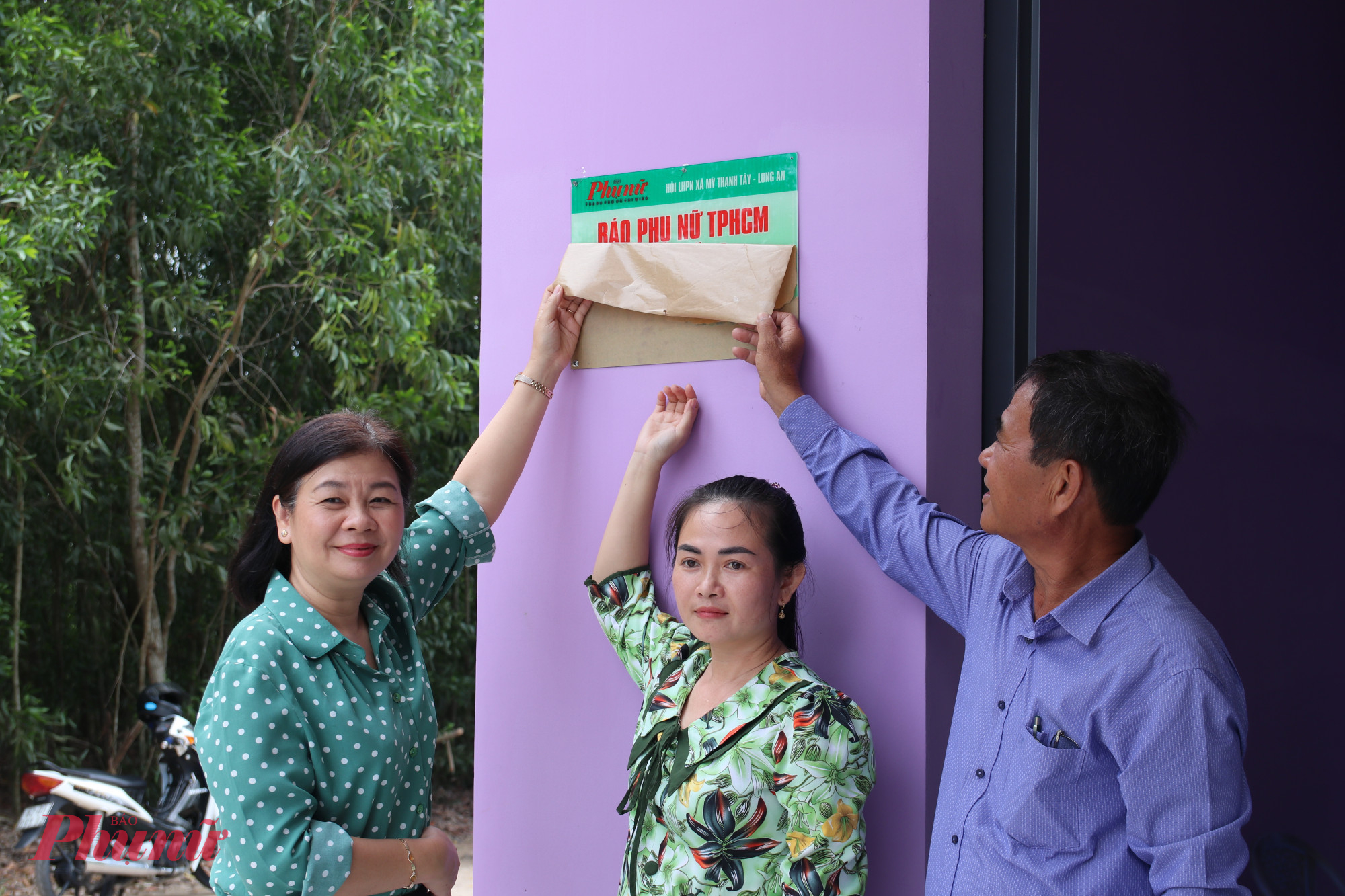 Bà Lý Việt Trung - Tổng biên tập Báo Phụ nữ TPHCM, Trưởng ban tổ chức giảii - phát biểu khai mạc