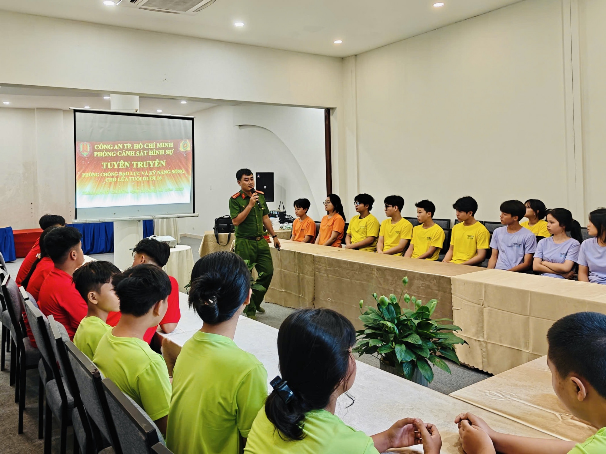 Chuyên đề “Nâng cao nhận thức của trẻ em và thanh thiếu niên liên quan đến kỹ năng phòng ngừa việc buôn bán trẻ em, bóc lột sức lao động” - Ảnh: Diệu Hiền