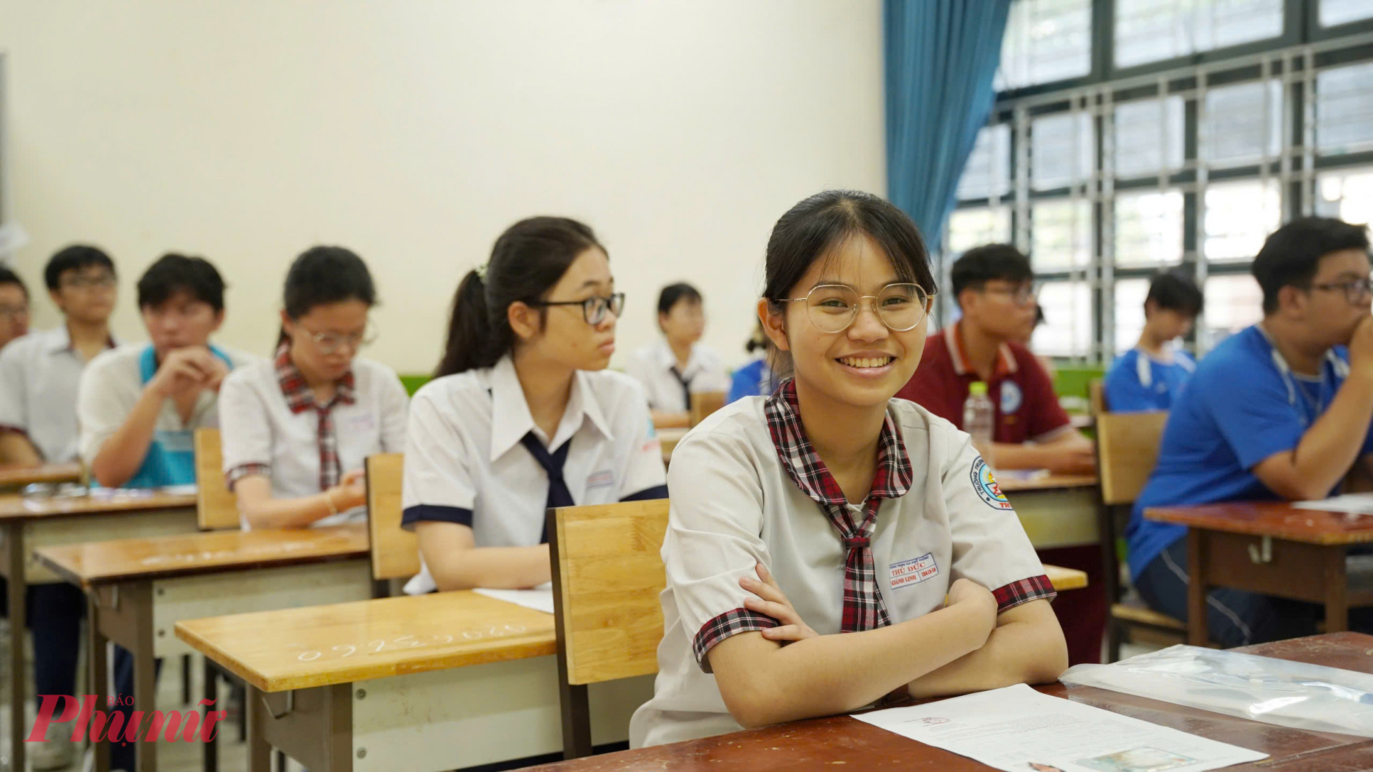 Đsung 7g35 thí sinh đã bắt đầu làm bài thi môn ngữ văn - Ảnh: Nguyễn Quang