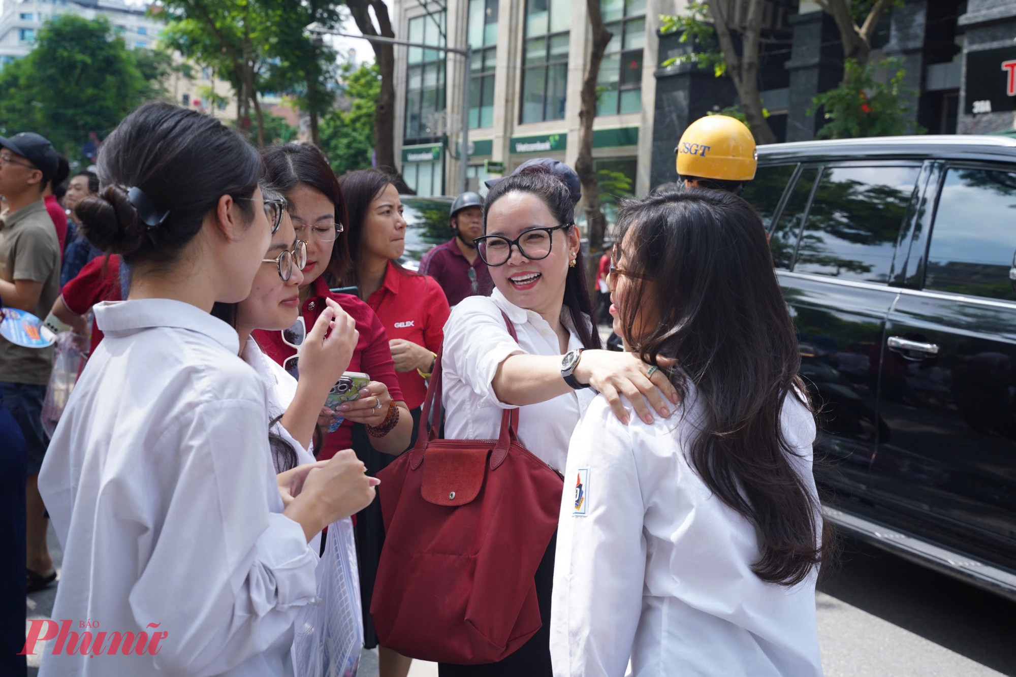 Các thi sinh đánh giá với đề thi môn Ngữ văn 'mở', mang tính thời sự