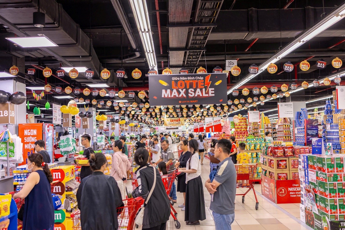LOTTE MART tiếp tục kéo dài chương trình khuyến mãi lớn giữa năm - Ảnh: LOTTE MART