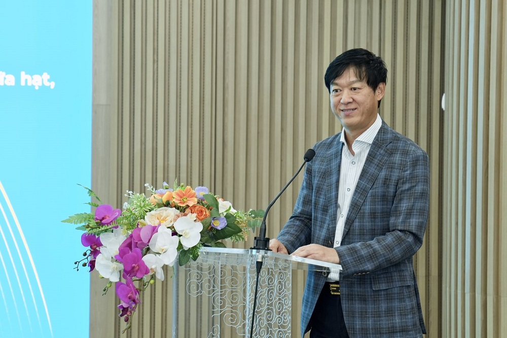 Giám đốc khu vực ASEAN của aT - ông Kim Kyoung Cheol phát biểu tại sự kiện - Ảnh: Vietnam Airlines