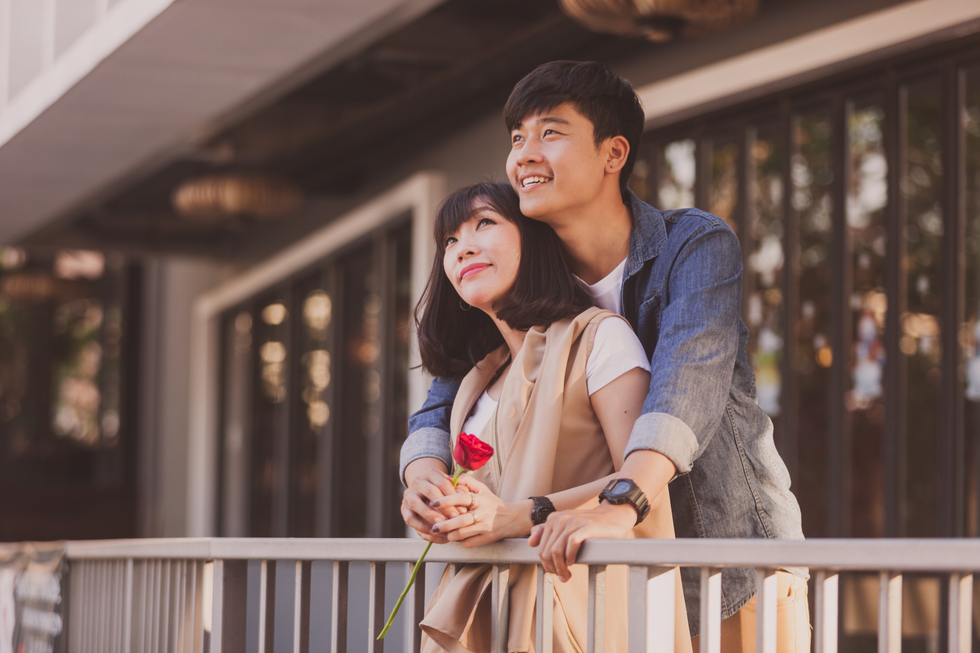 Những ký ức hạnh phúc đã qua khiến cho hiện tại thêm phần chua xót...