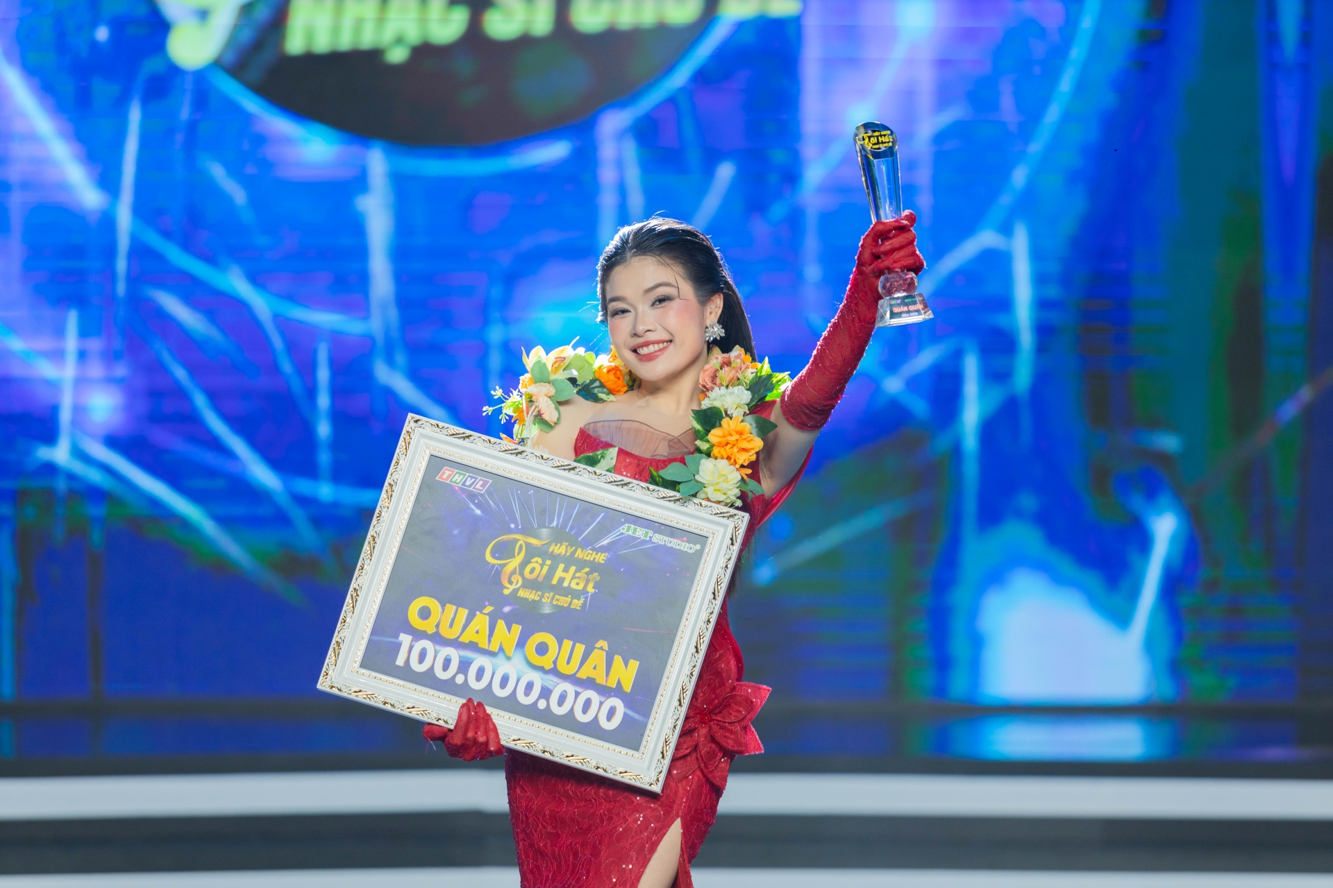 Trân Oanh ăn mừng chiến thắng chung cuộc