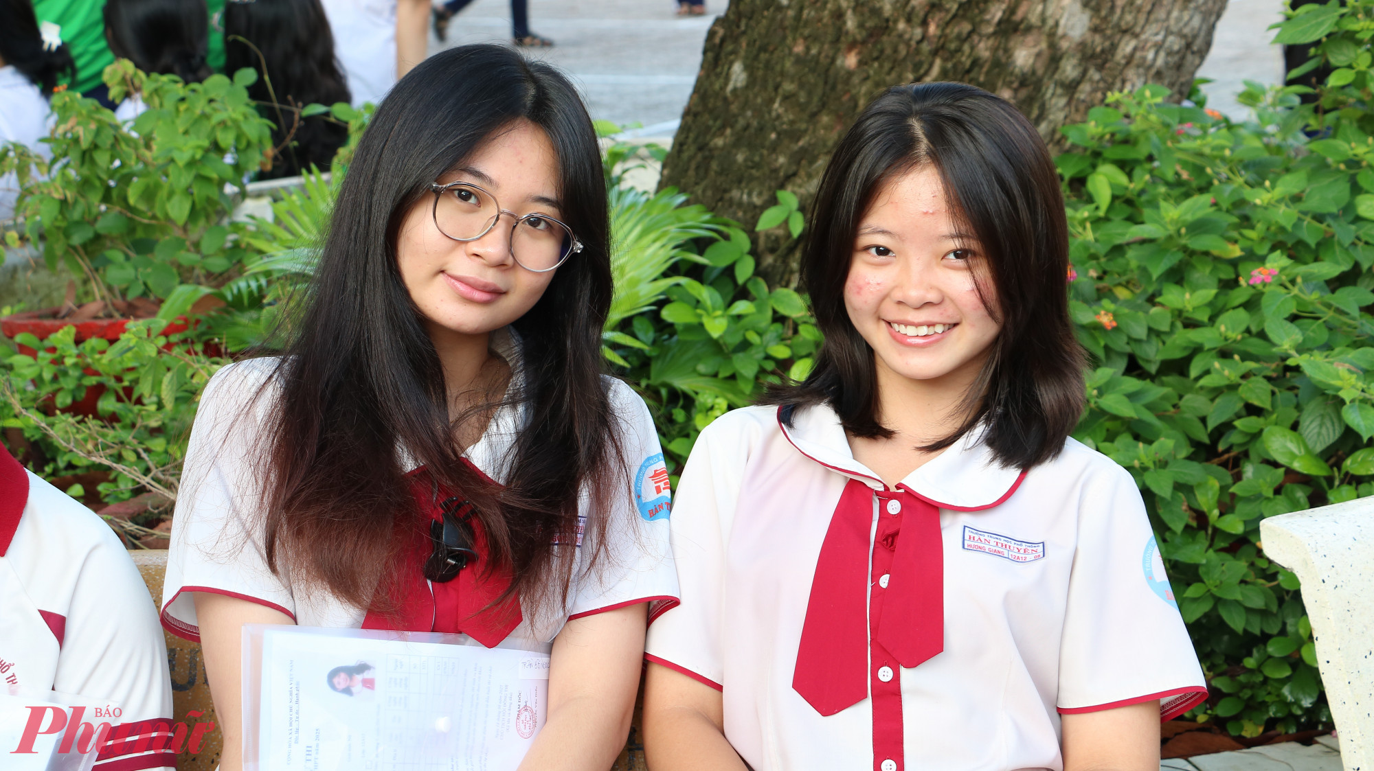 Học sinh đến trường sớm để ổn định tinh thần - Ảnh: Trang Thư