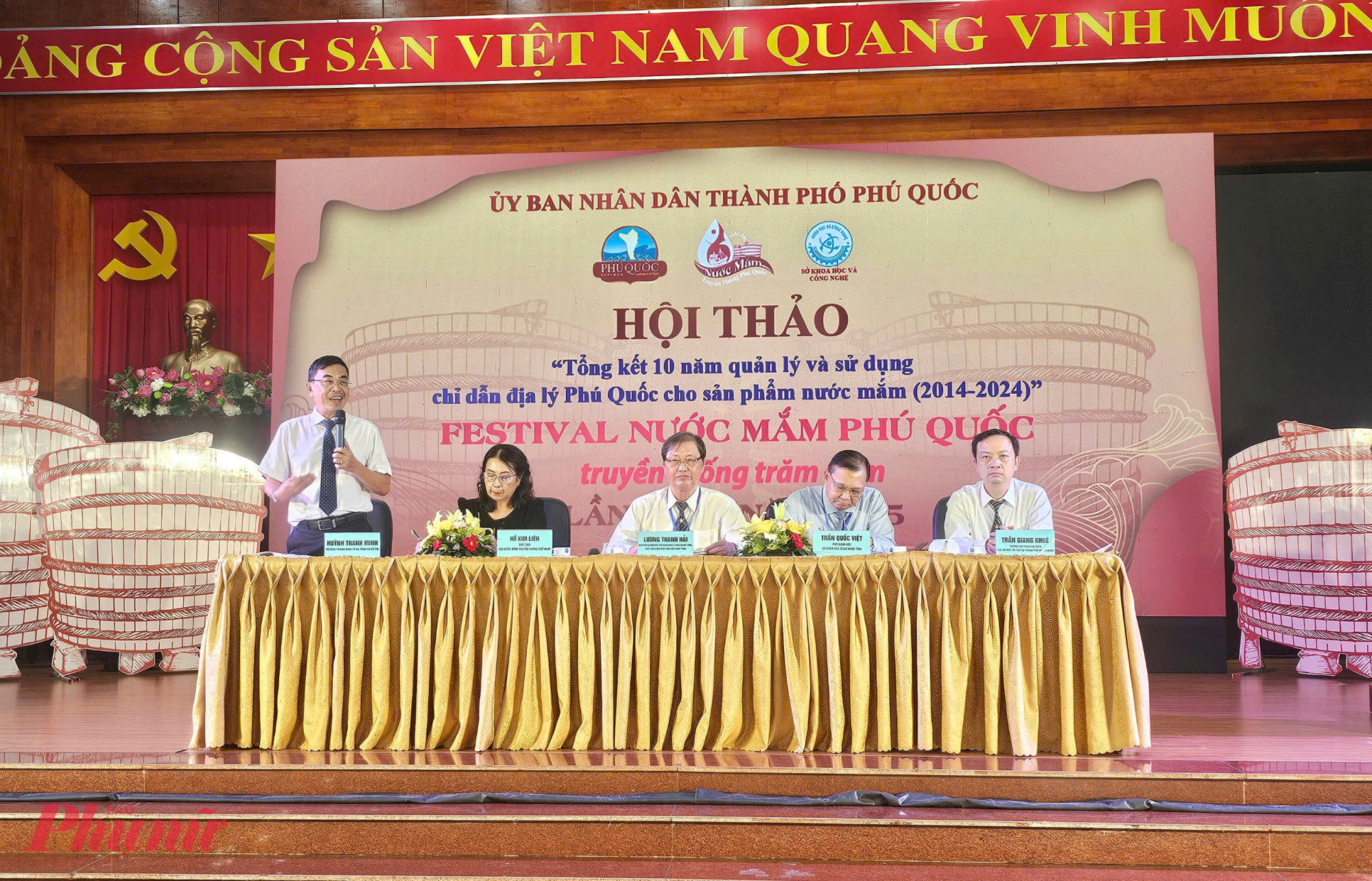 Đại biểu góp ý kiến tại hội thảo chỉ dẫn địa lý Phú Quốc đối với nước mắm - Ảnh Phú Hữu